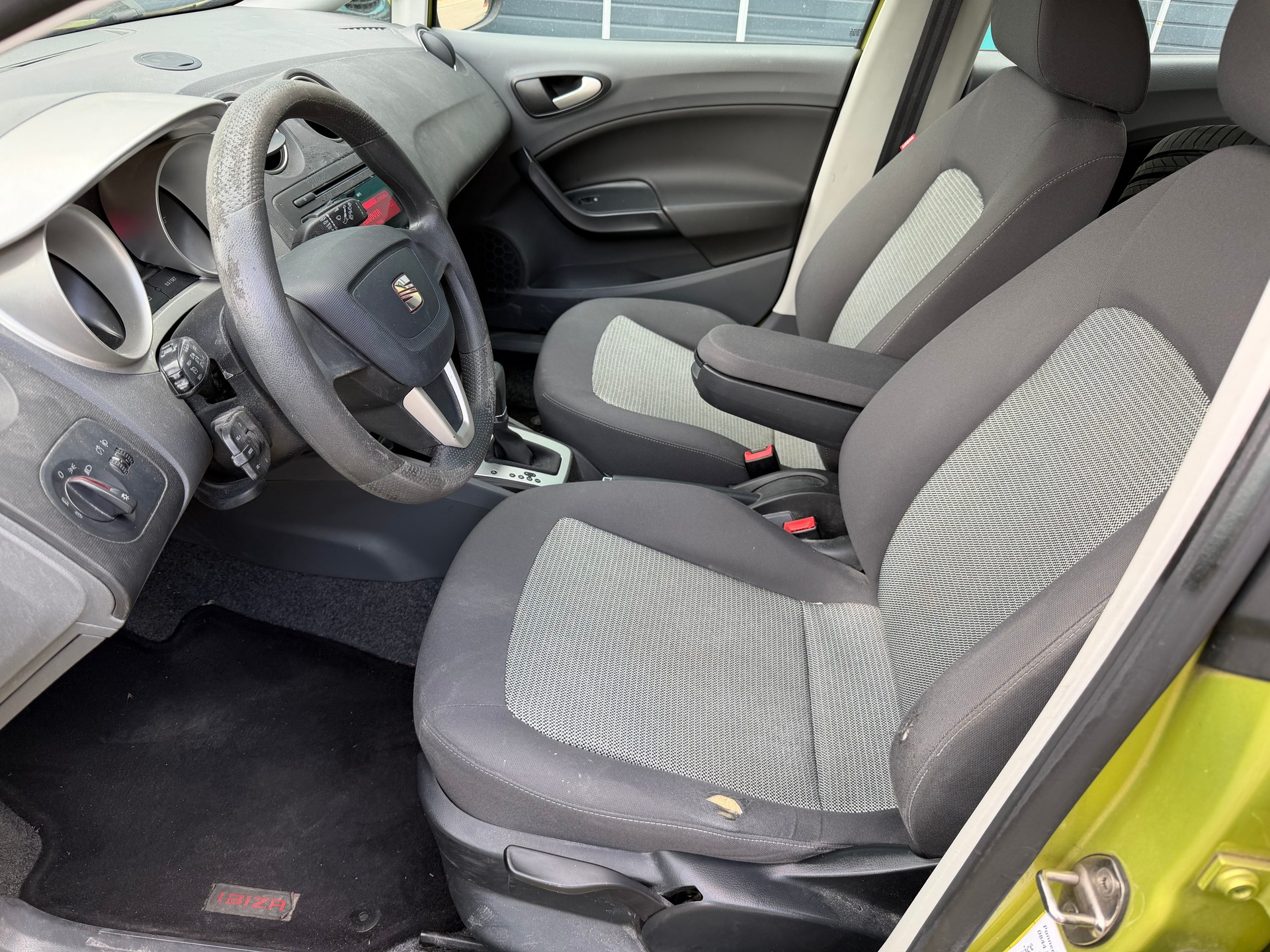 SEAT Ibiza 1.6 Sport DSG-image-10