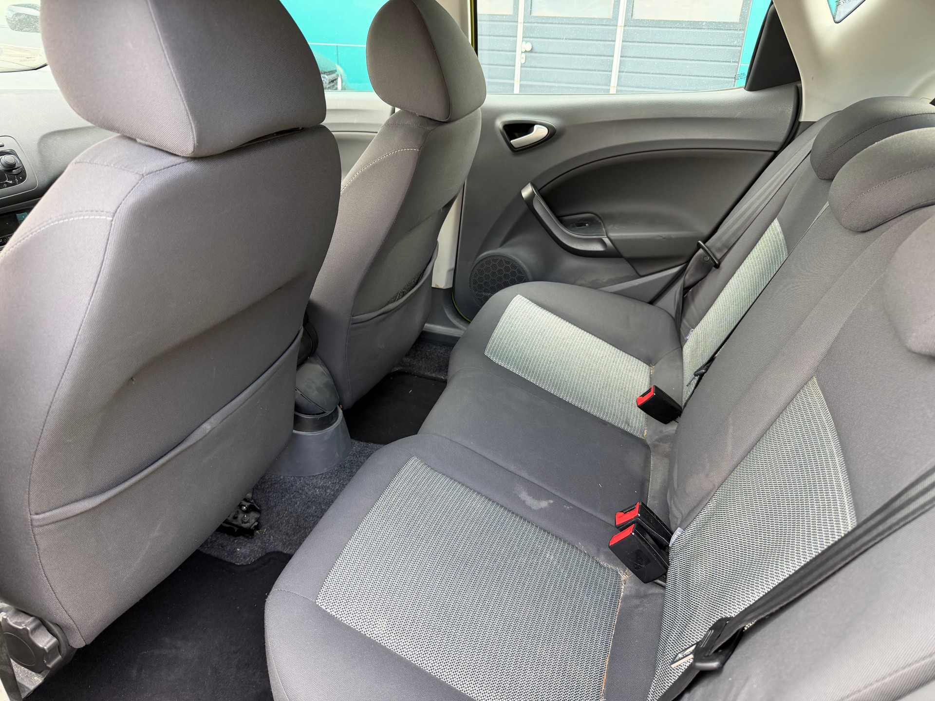 SEAT Ibiza 1.6 Sport DSG-image-11