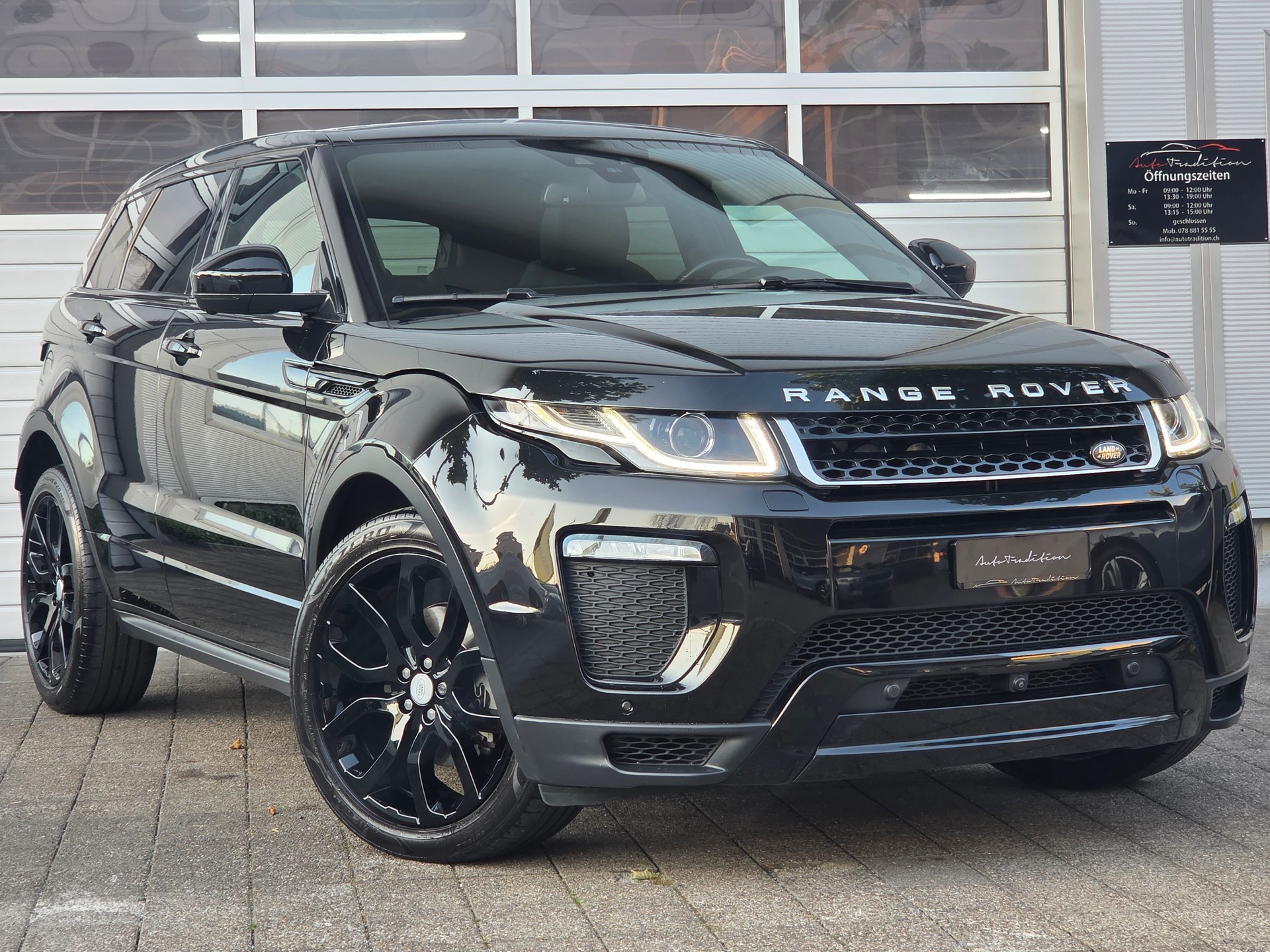 LAND ROVER Range Rover Evoque 2.0 TD4 HSE Dynamic ** BLACK EDITION -PANORAMADACH -MERDIAN SOUND -360° KAMERAS -KEYLESS -SPURASSIS.**-image-0