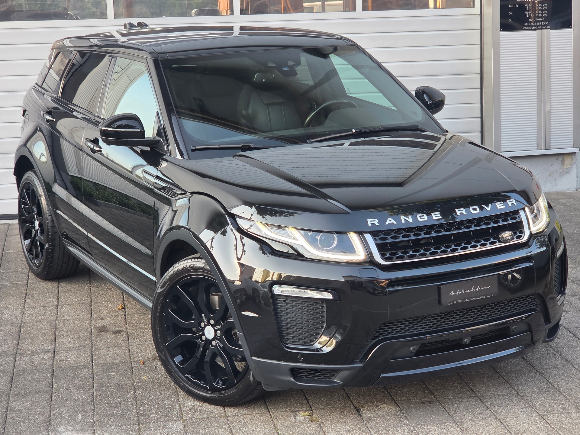 LAND ROVER Range Rover Evoque 2.0 TD4 HSE Dynamic ** BLACK EDITION -PANORAMADACH -MERDIAN SOUND -360° KAMERAS -KEYLESS -SPURASSIS.**-image-2