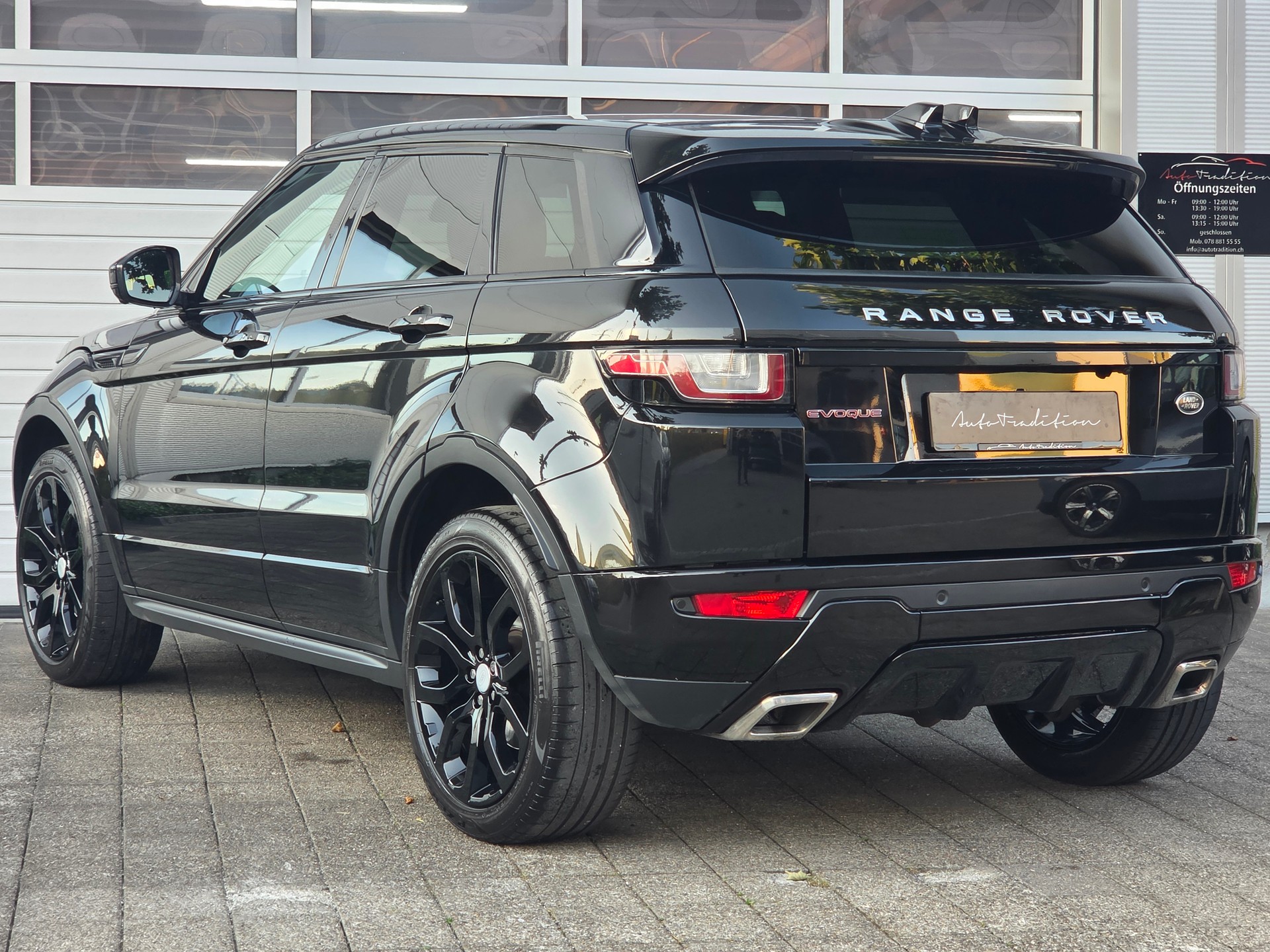 LAND ROVER Range Rover Evoque 2.0 TD4 HSE Dynamic ** BLACK EDITION -PANORAMADACH -MERDIAN SOUND -360° KAMERAS -KEYLESS -SPURASSIS.**-image-4