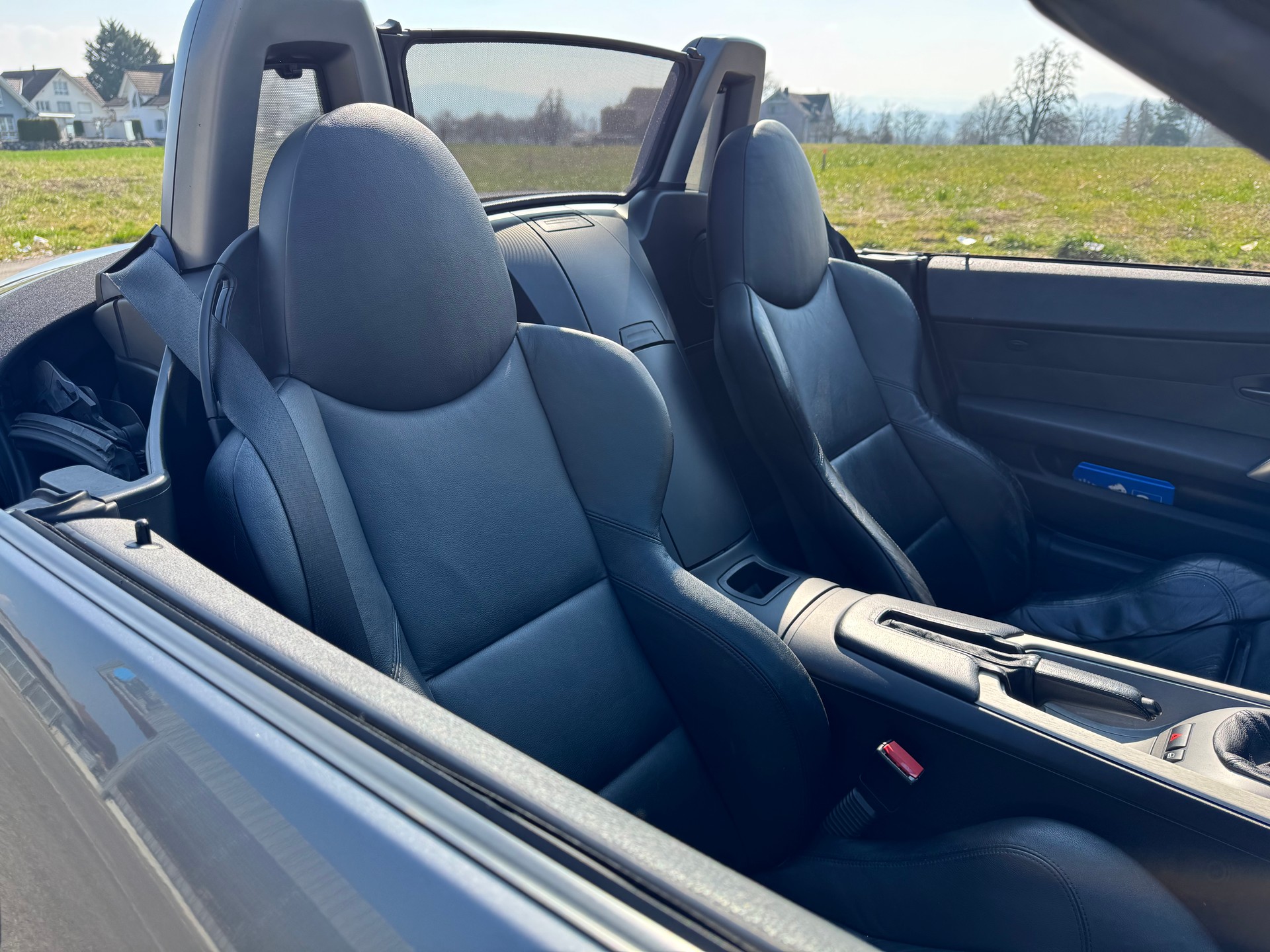 BMW 3.0i-image-9