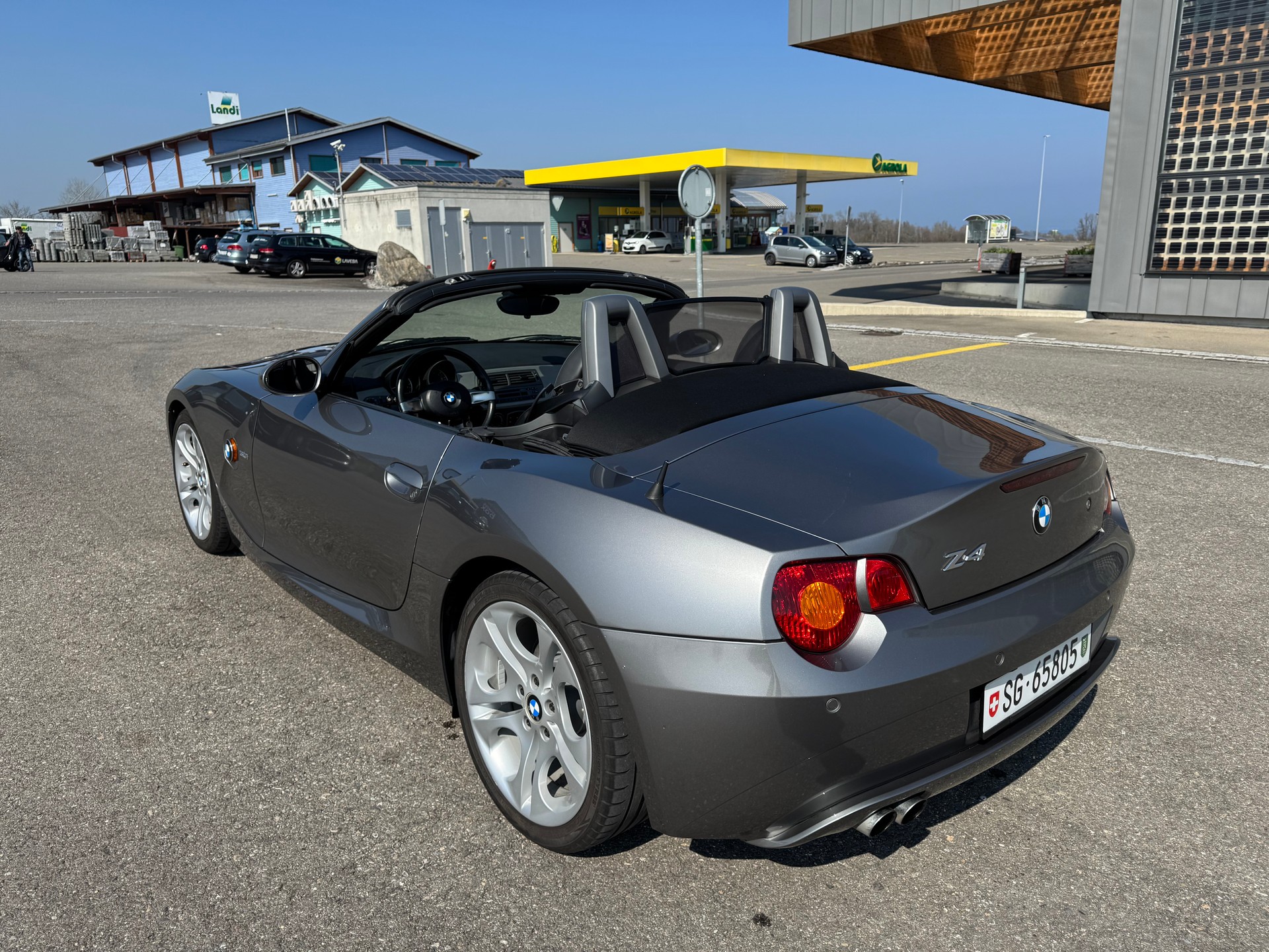 BMW 3.0i-image-3