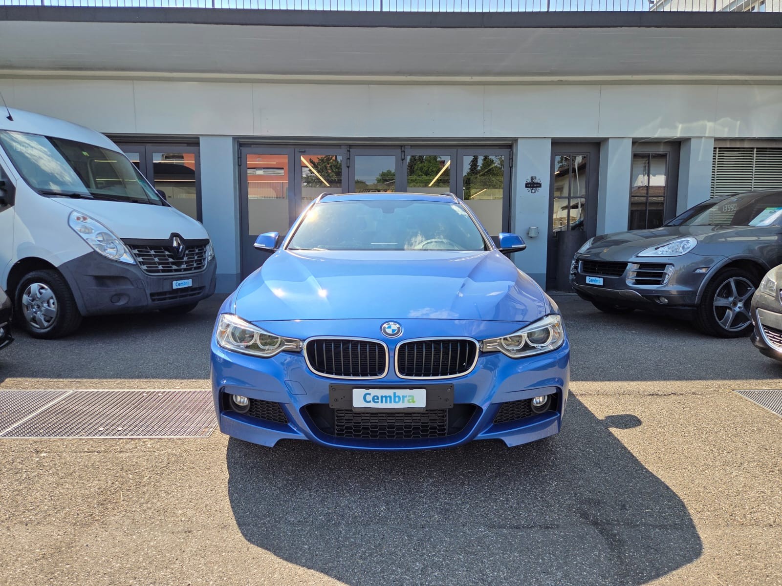 BMW 328i xDrive Touring-image-7
