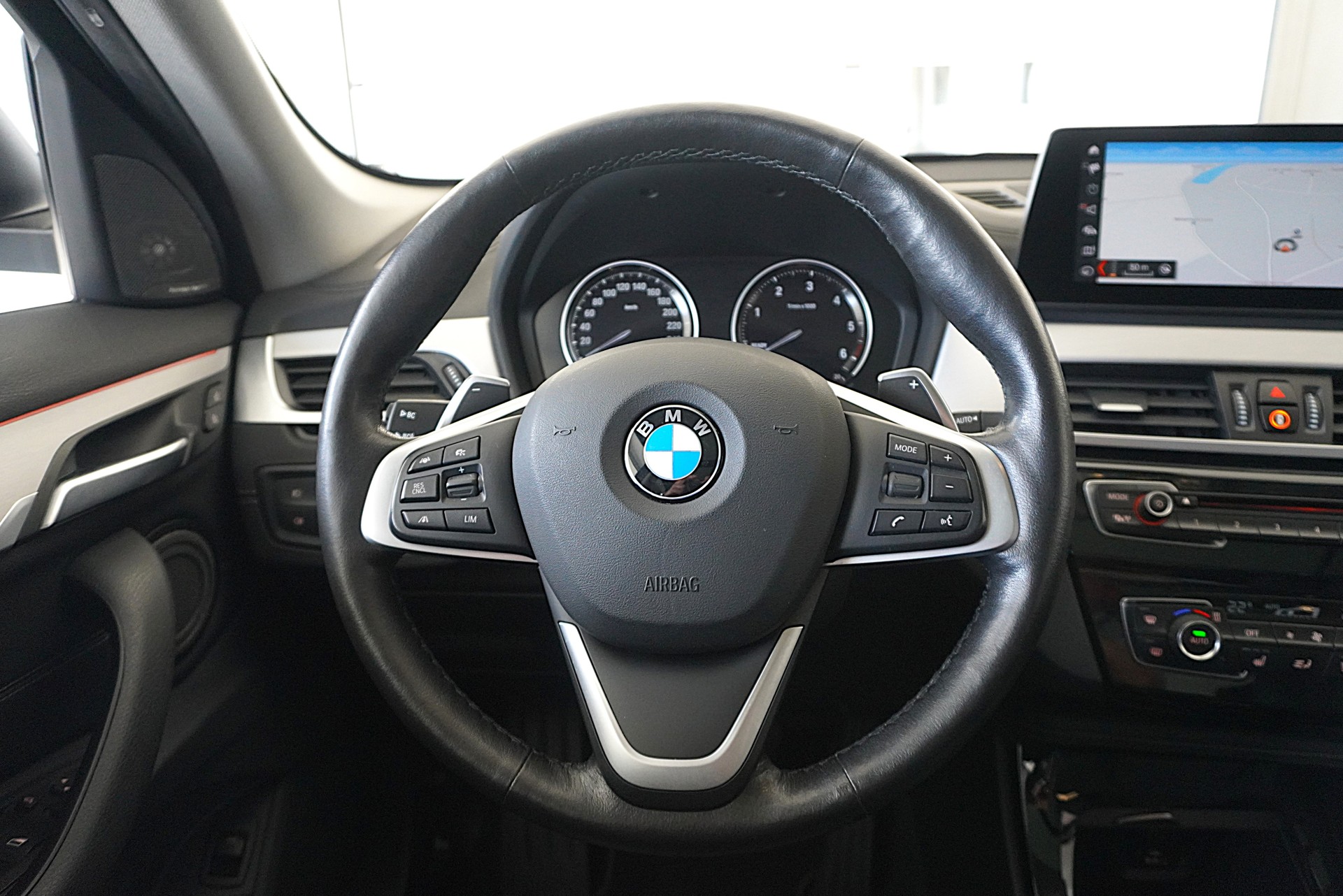 BMW X1 xDrive 25d Sport Line Steptronic-image-11