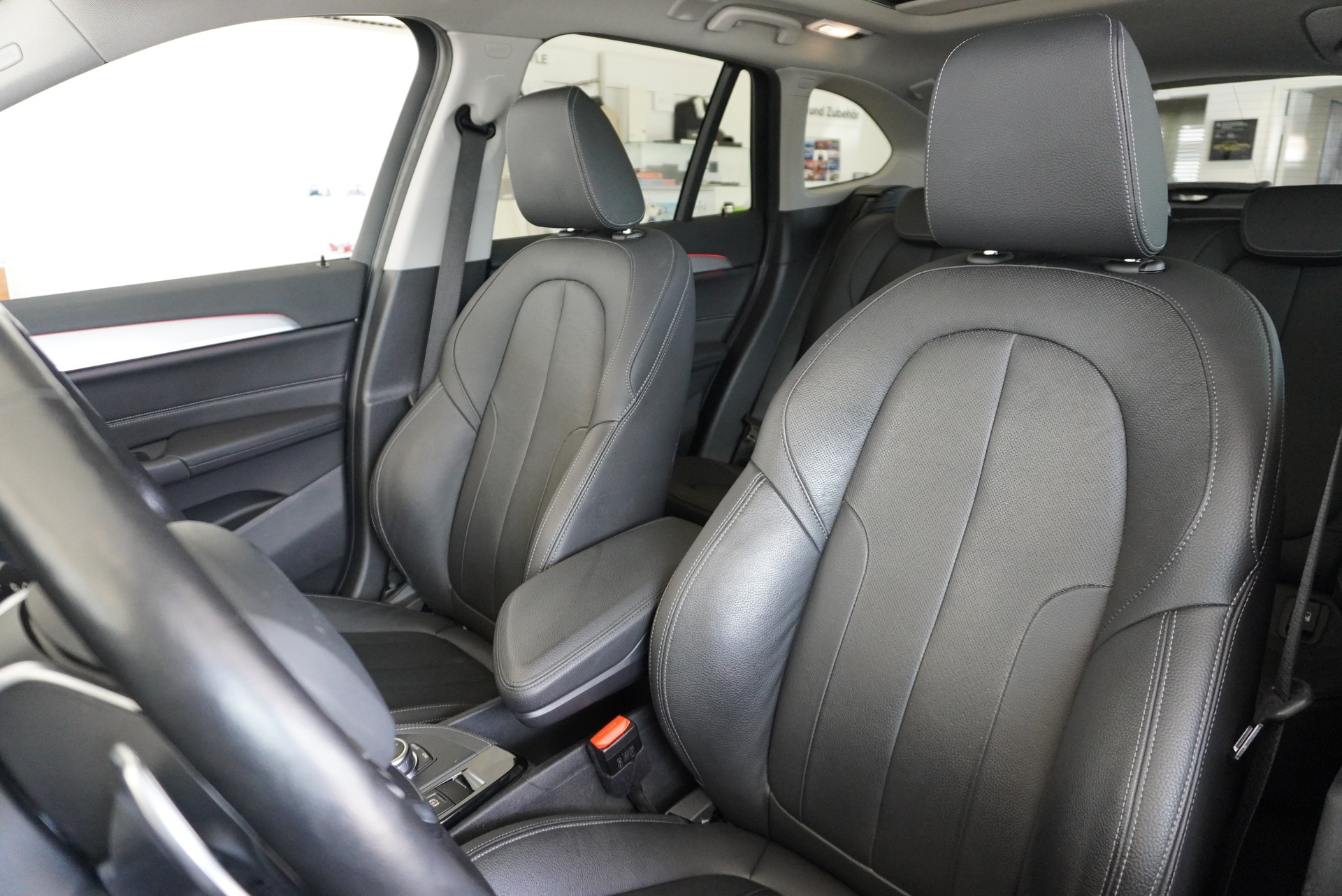 BMW X1 xDrive 25d Sport Line Steptronic-image-13