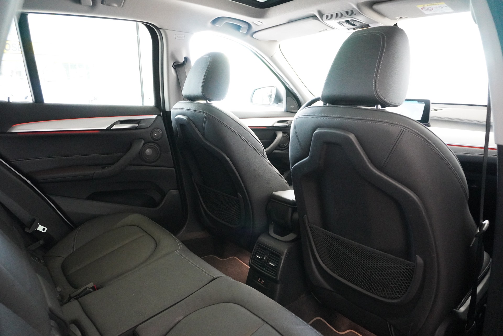 BMW X1 xDrive 25d Sport Line Steptronic-image-16