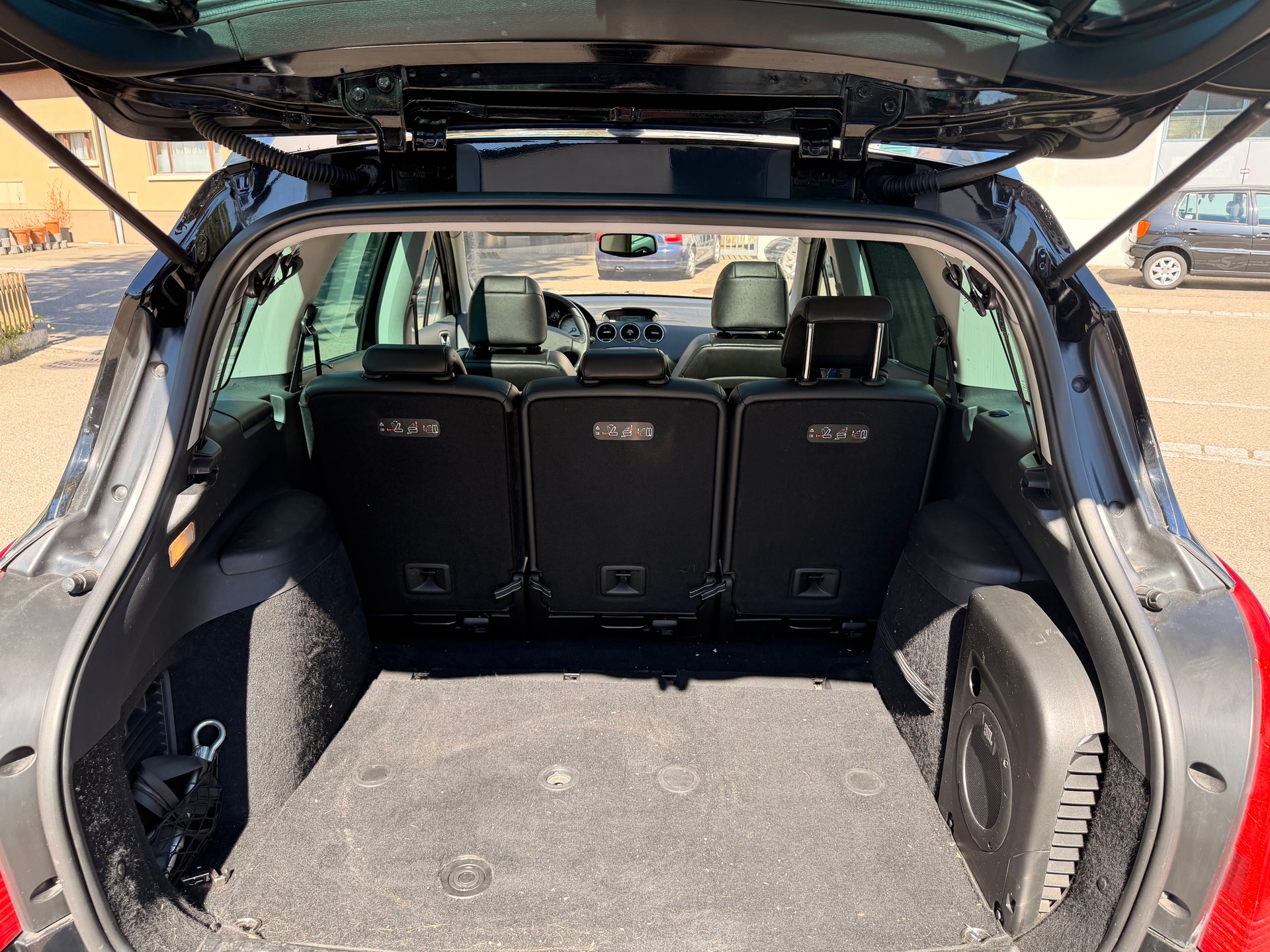 PEUGEOT 308 SW 1.6 16V Turbo Sport Pack-image-9