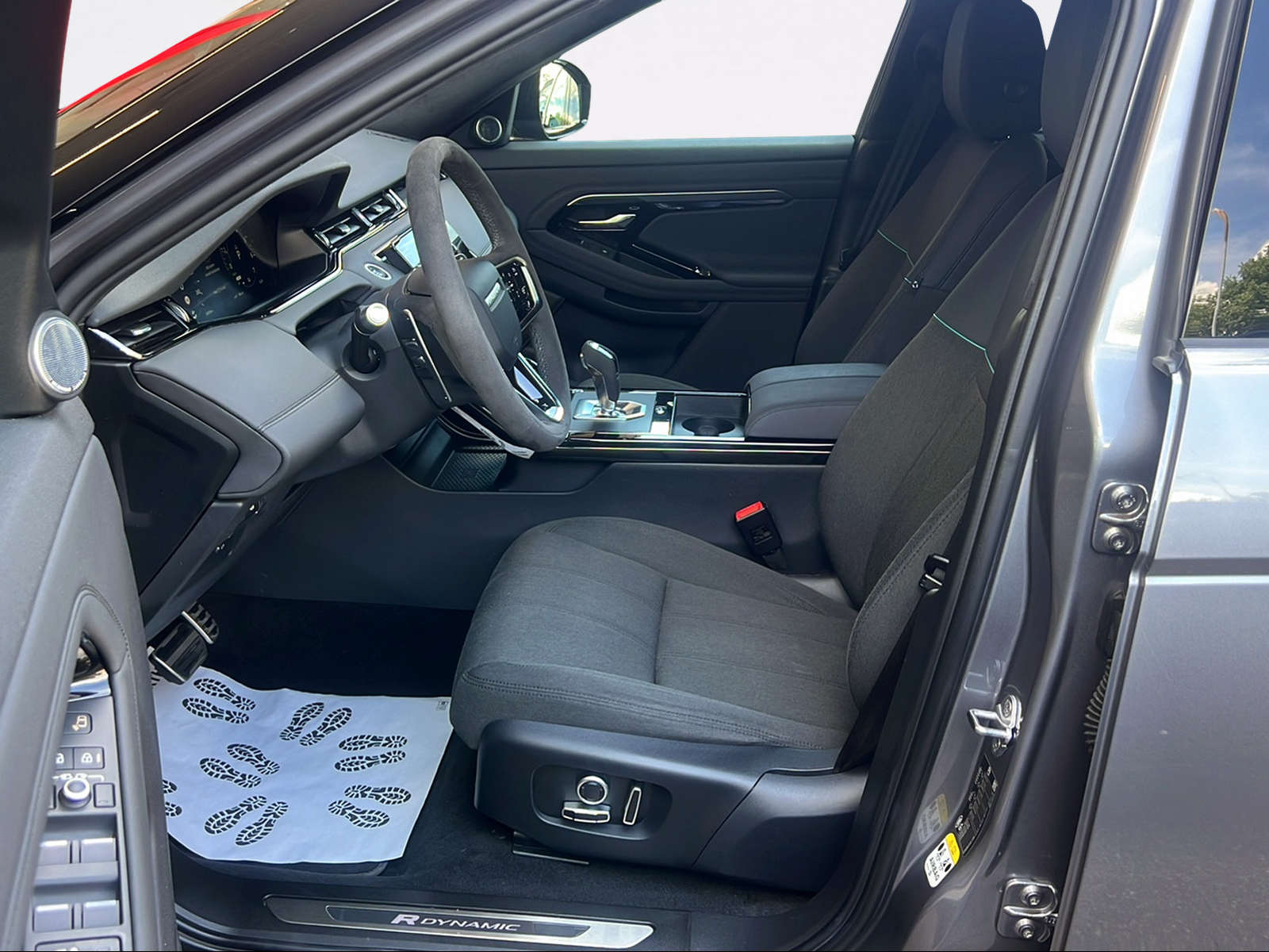 LAND ROVER Range Rover Evoque P 300e R-Dynamc T8-image-10