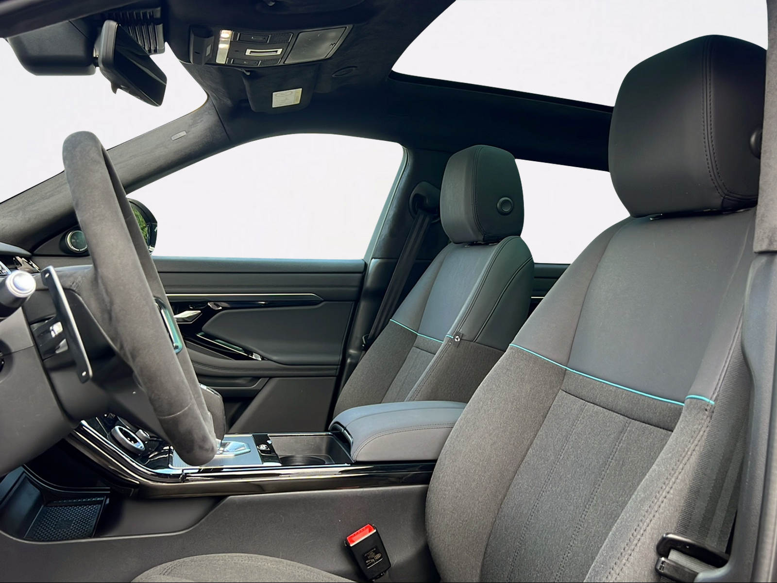 LAND ROVER Range Rover Evoque P 300e R-Dynamc T8-image-2