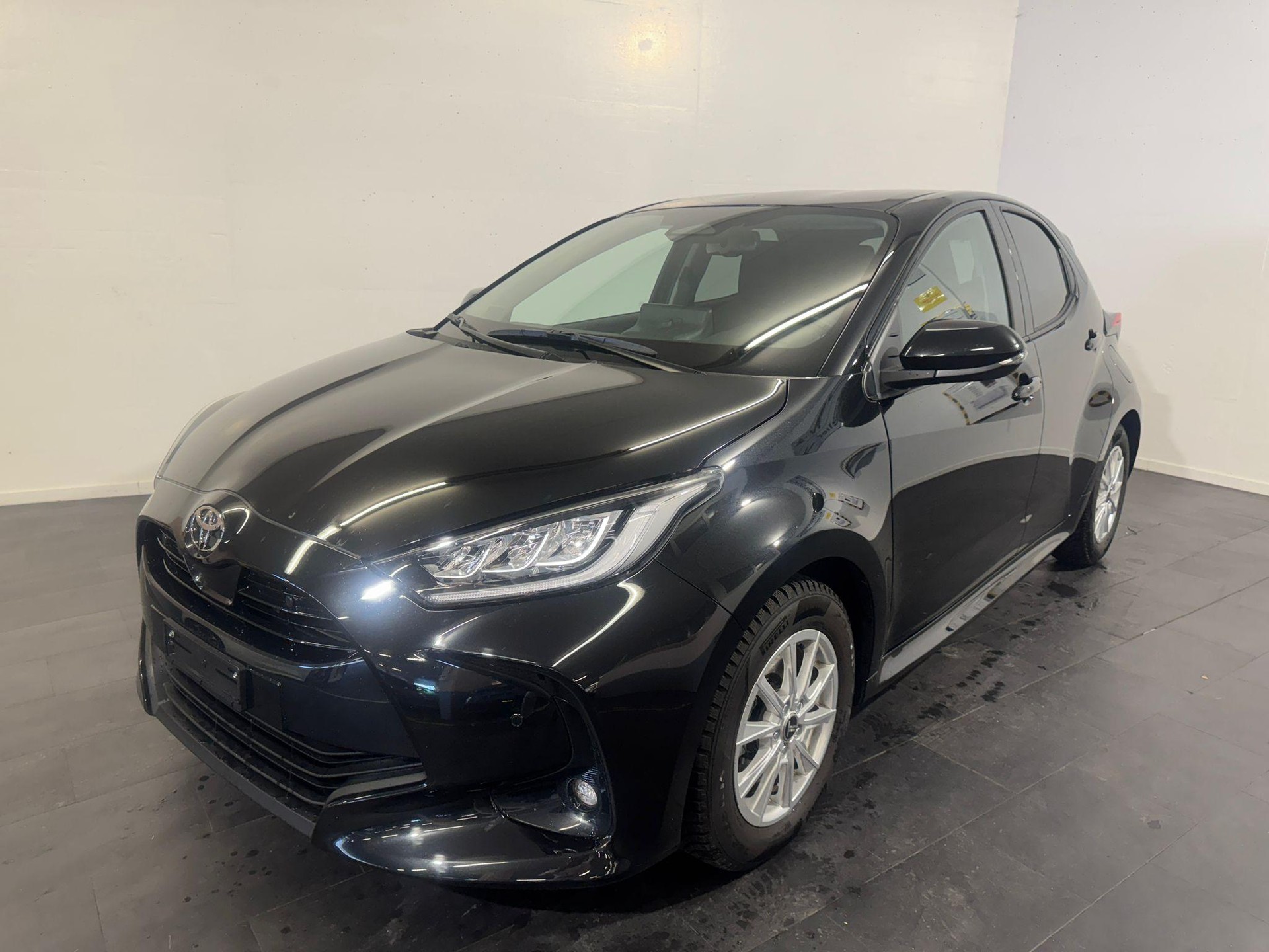 TOYOTA Yaris 1.5 VVT-i HSD Trend