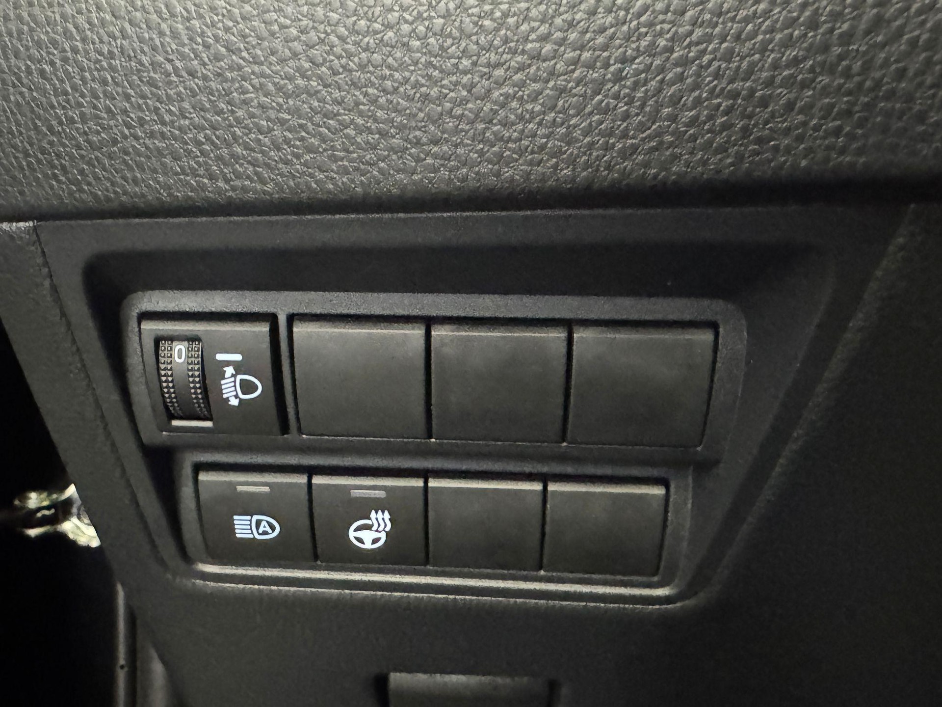 TOYOTA Yaris 1.5 VVT-i HSD Trend-image-9