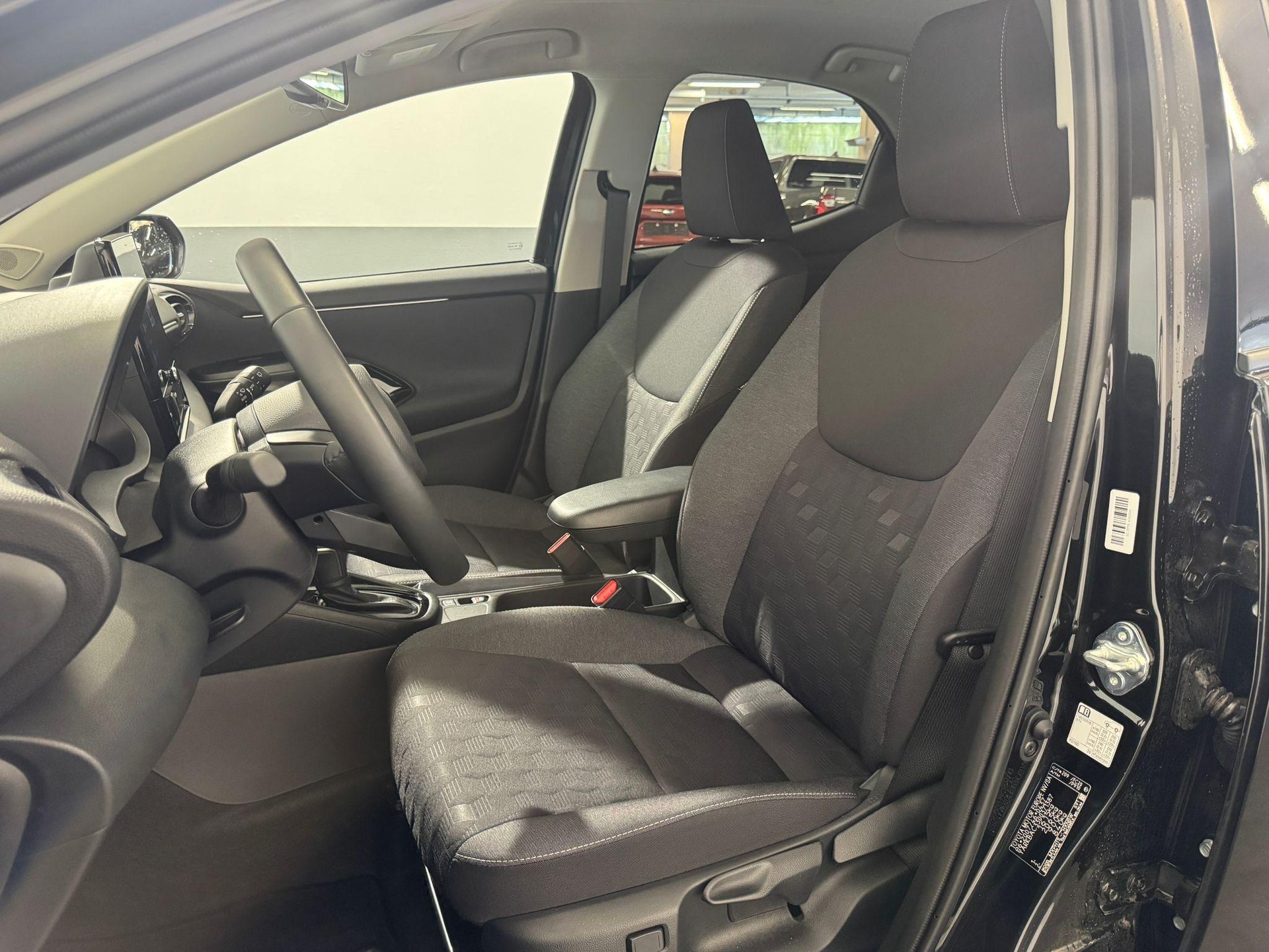 TOYOTA Yaris 1.5 VVT-i HSD Trend-image-2