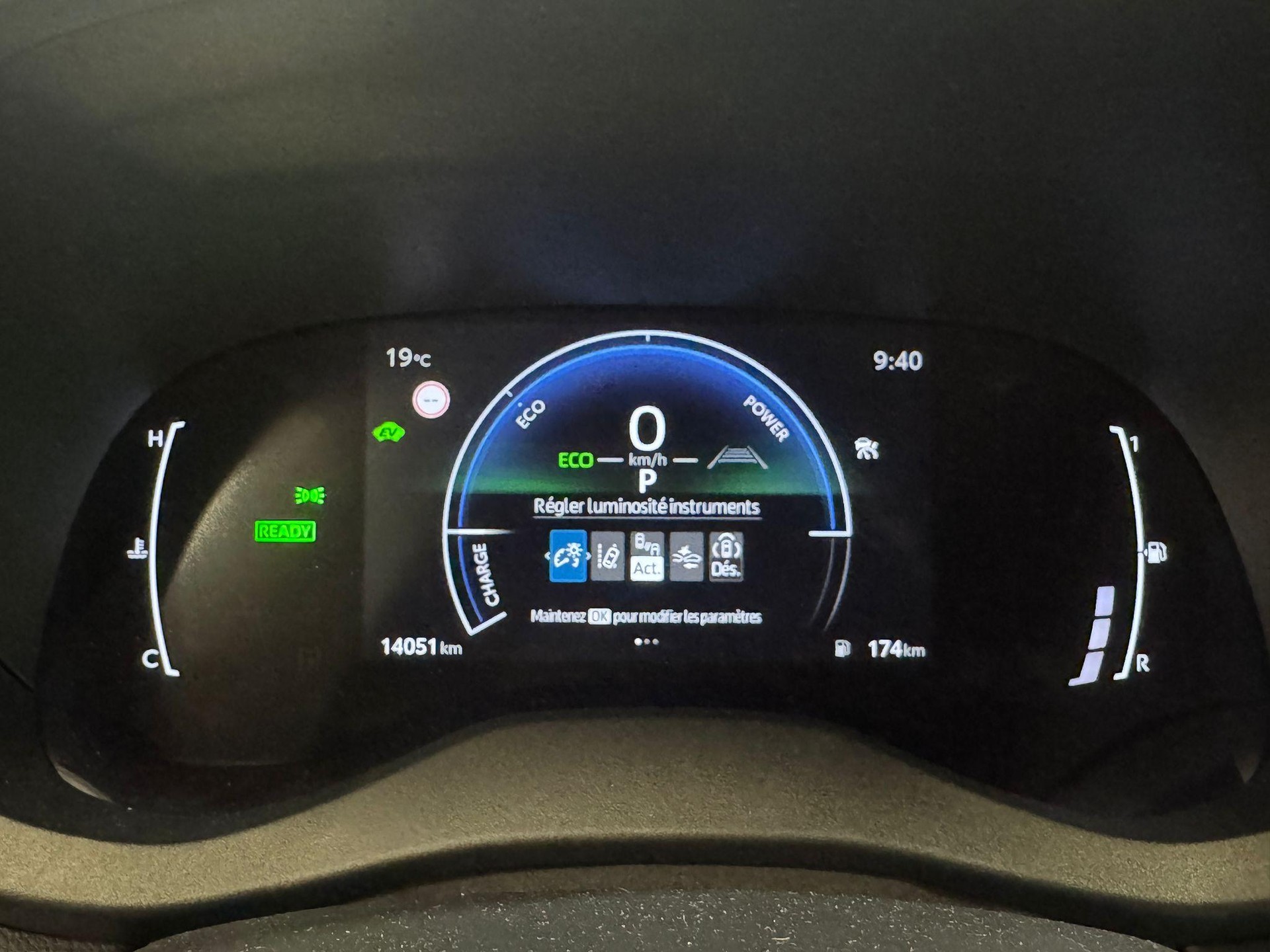 TOYOTA Yaris 1.5 VVT-i HSD Trend-showroom-element-3