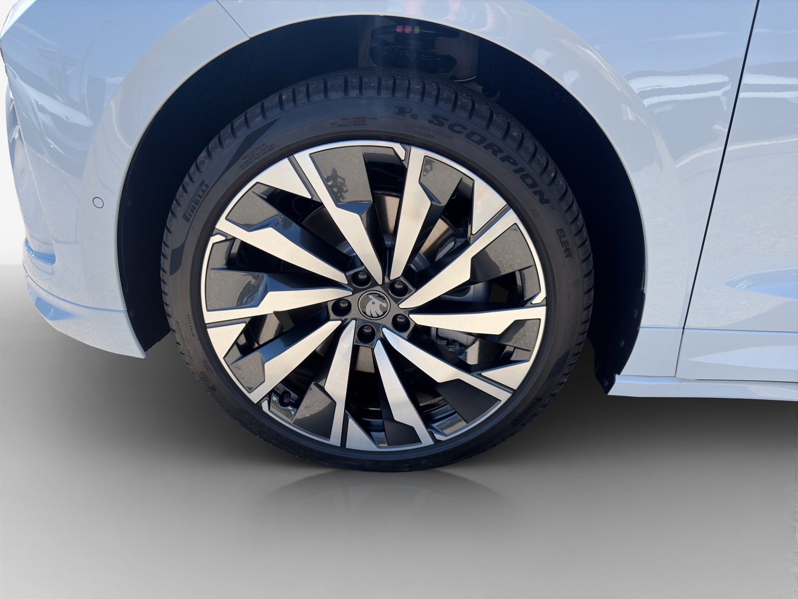 SKODA Enyaq 85x Sportline 4x4-image-12
