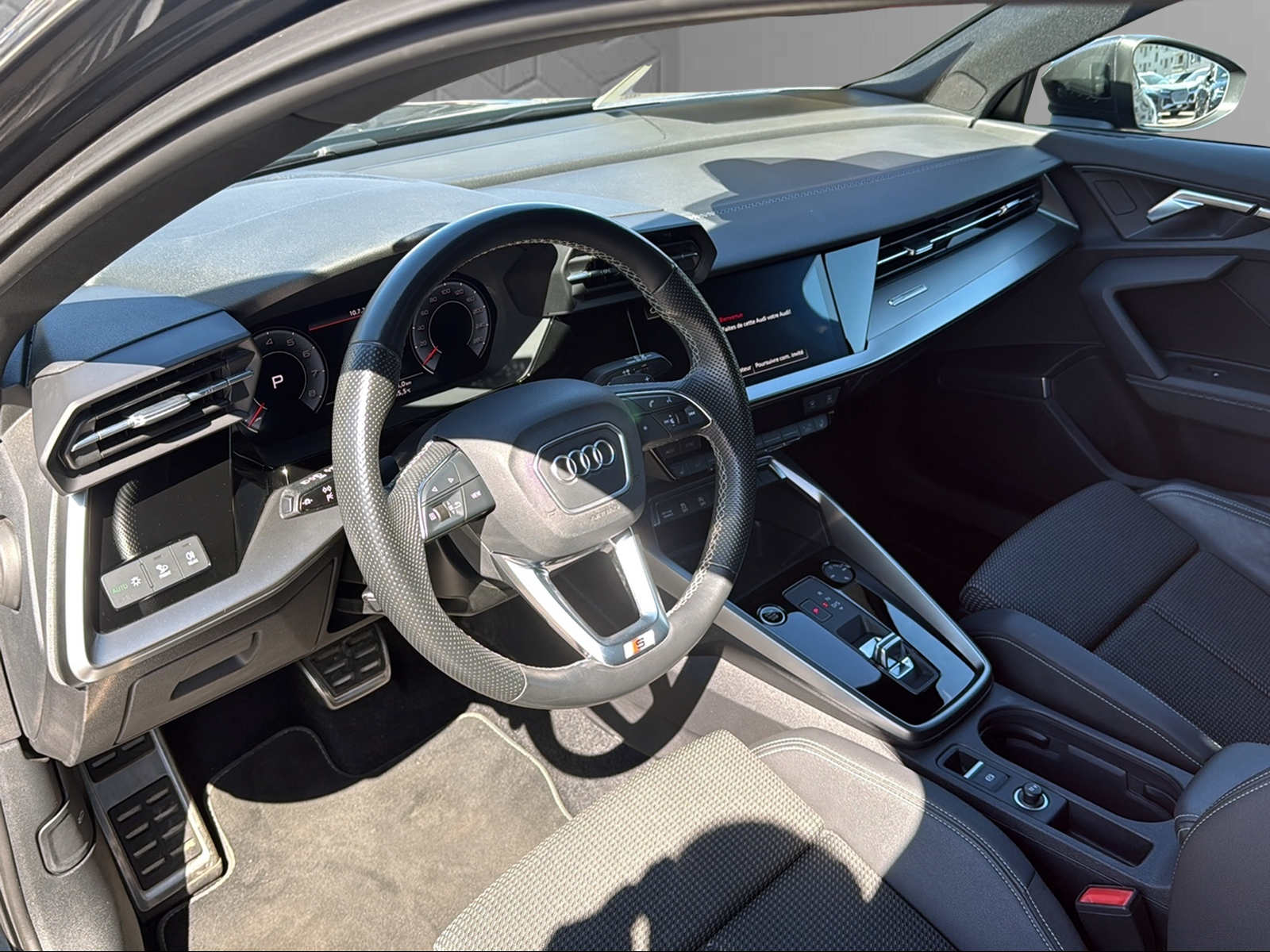 AUDI A3 Sportback 35 TFSI S line Attraction S-tronic-image-11