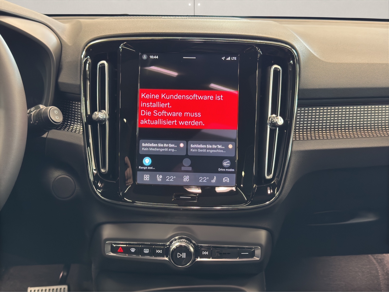 VOLVO EX40 Twin Ultra AWD-image-11