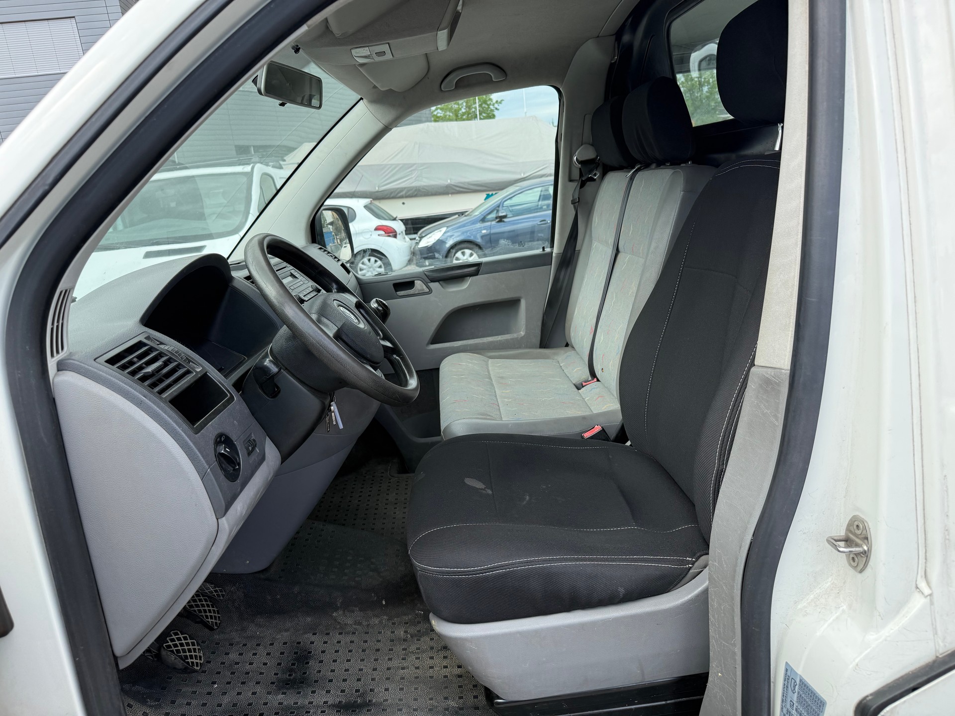 VW T5 1.9 TDI PD-image-10