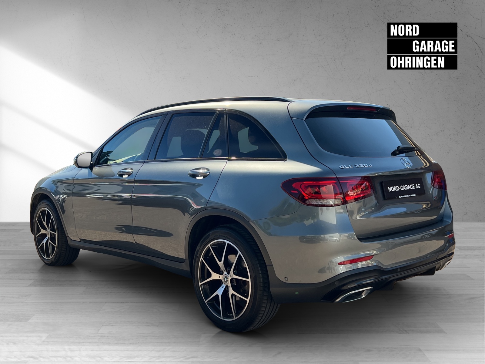 MERCEDES-BENZ GLC 220 d AMG Line 4Matic-image-2