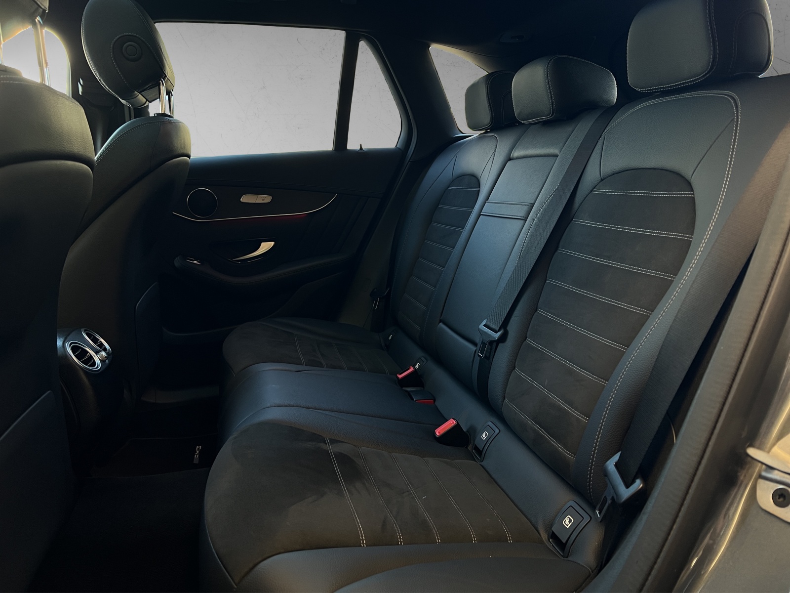 MERCEDES-BENZ GLC 220 d AMG Line 4Matic-image-15