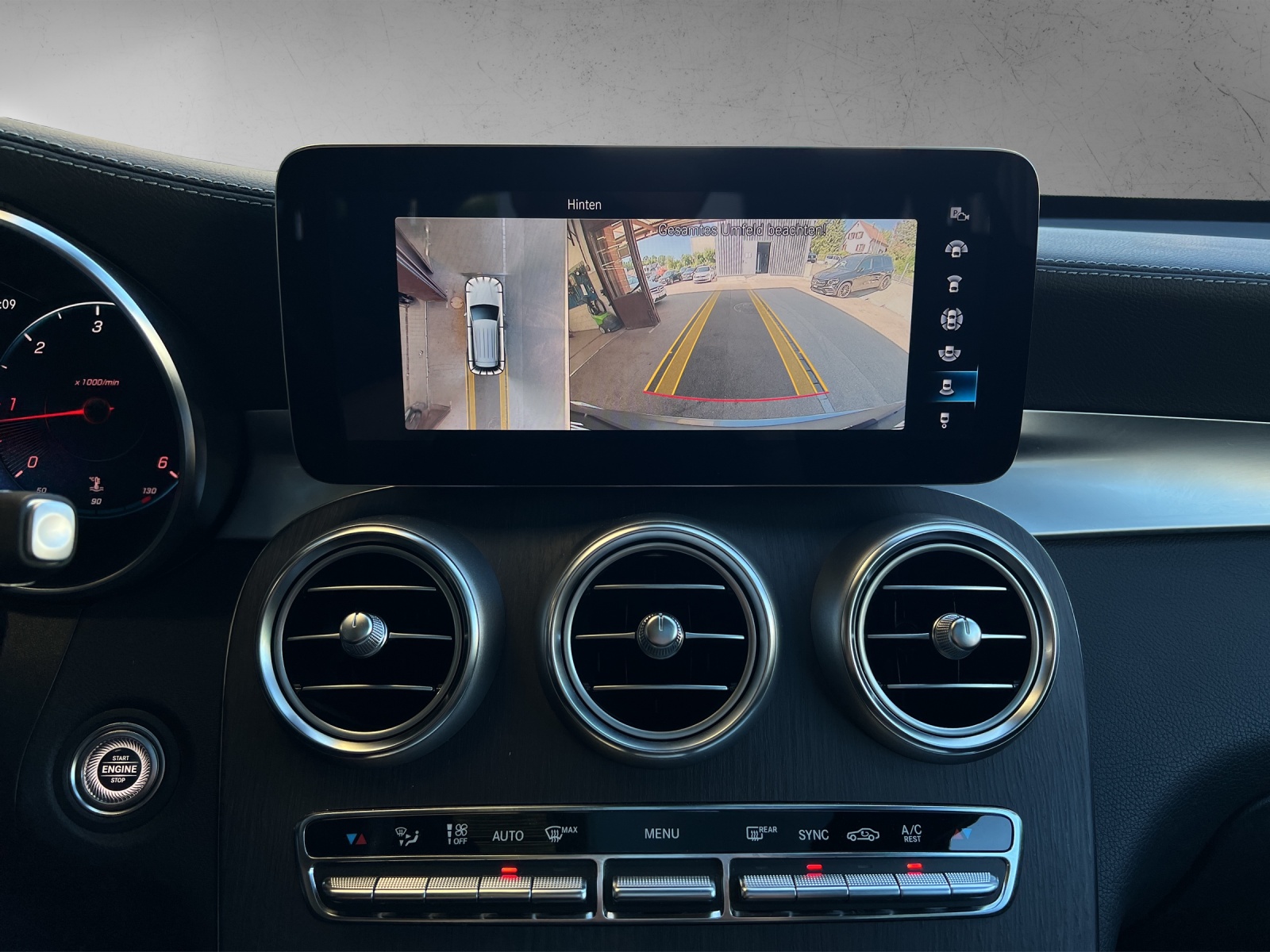 MERCEDES-BENZ GLC 220 d AMG Line 4Matic-image-11