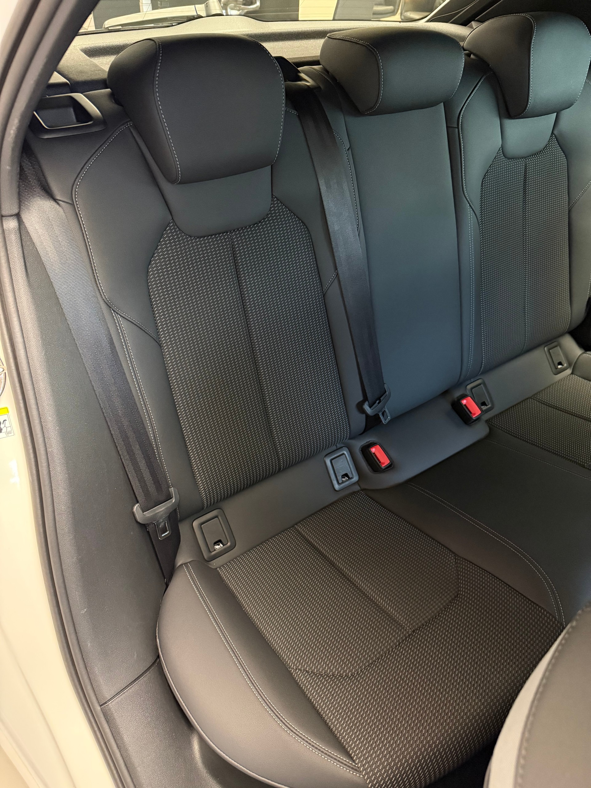 AUDI A1 Sportback 30 TFSI S-Line Attraction S-tronic-image-10