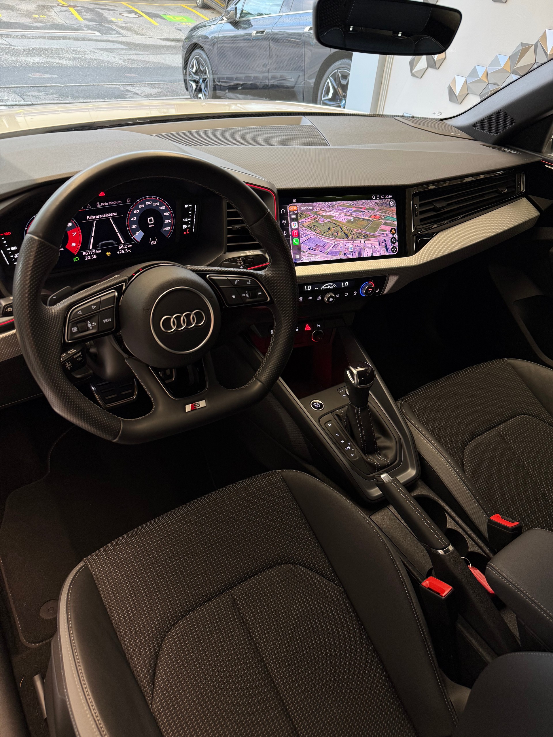AUDI A1 Sportback 30 TFSI S-Line Attraction S-tronic-image-4