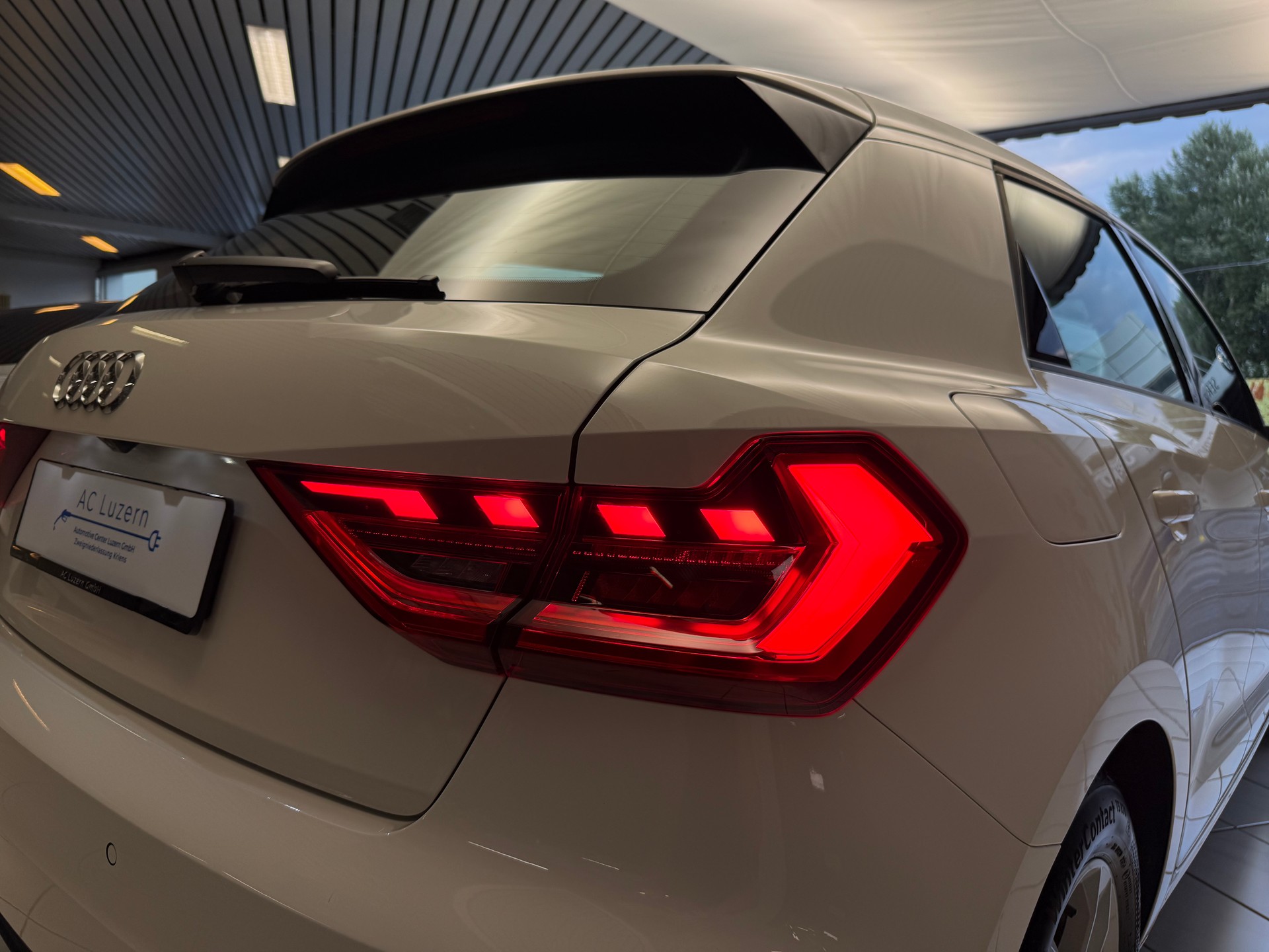 AUDI A1 Sportback 30 TFSI S-Line Attraction S-tronic-image-29