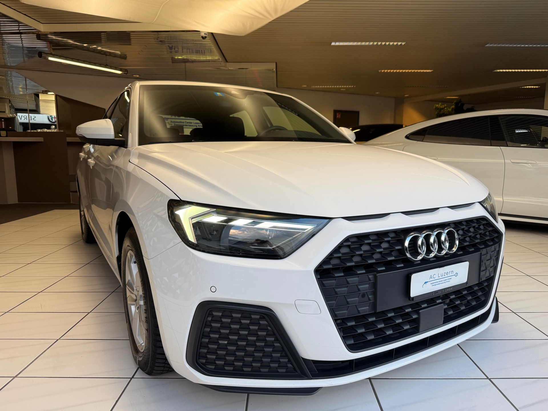 AUDI A1 Sportback 30 TFSI S-Line Attraction S-tronic-showroom-element-3