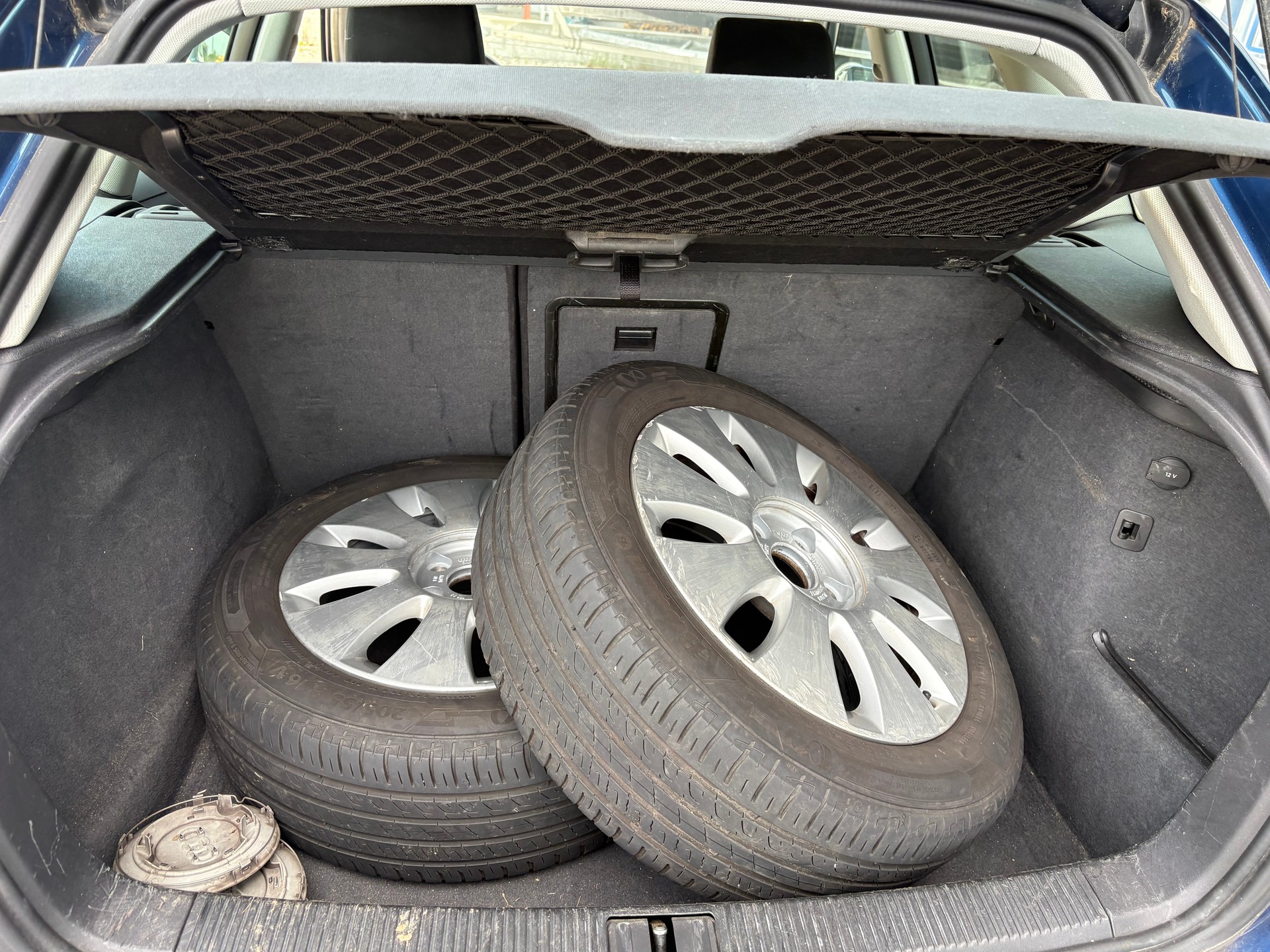 AUDI A3 1.6 FSI Attraction-image-4