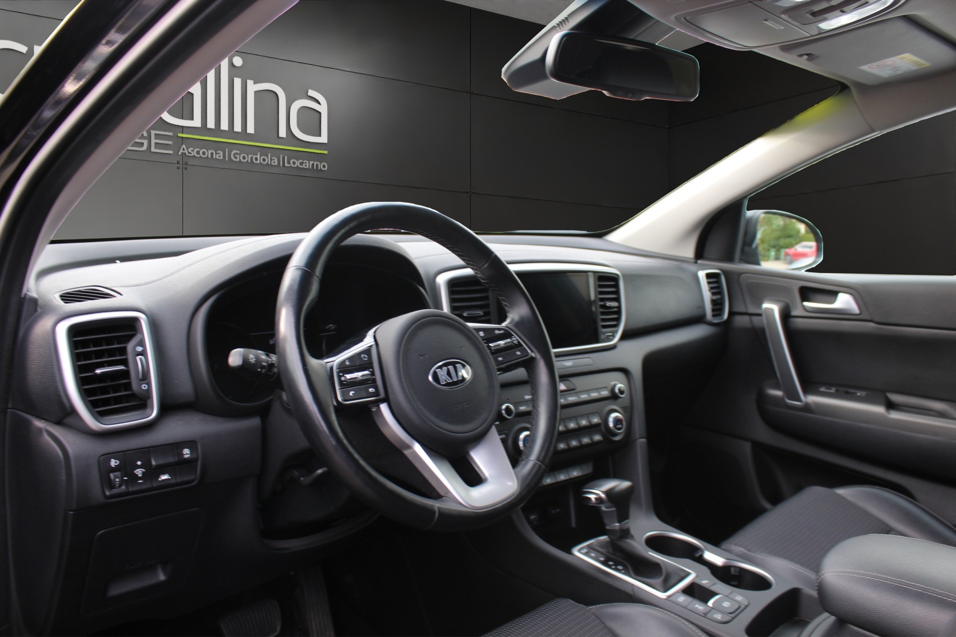 KIA Sportage 1.6 CRDi MHEV Black Edition-image-7