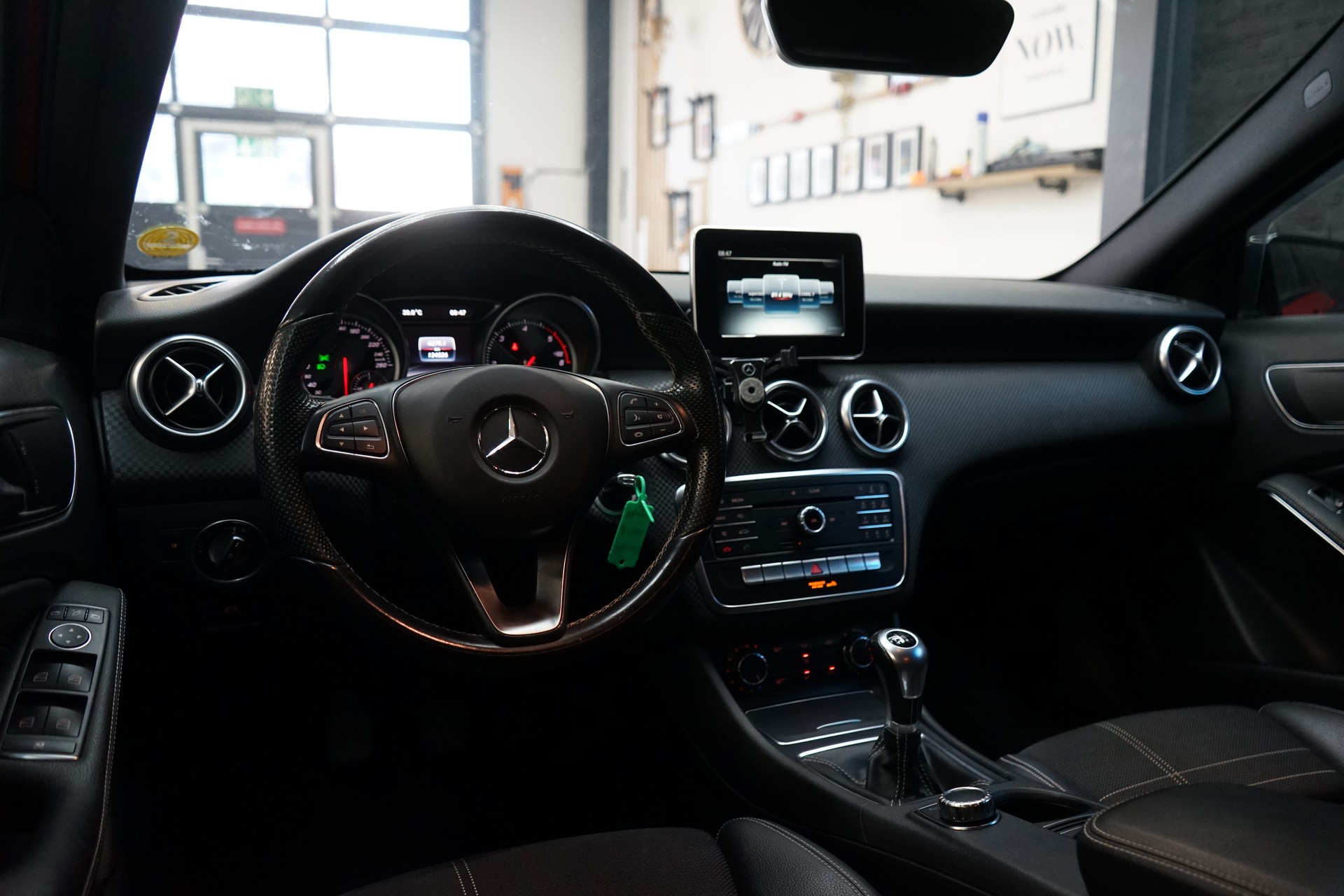 MERCEDES-BENZ A 180 CDI Urban-image-5