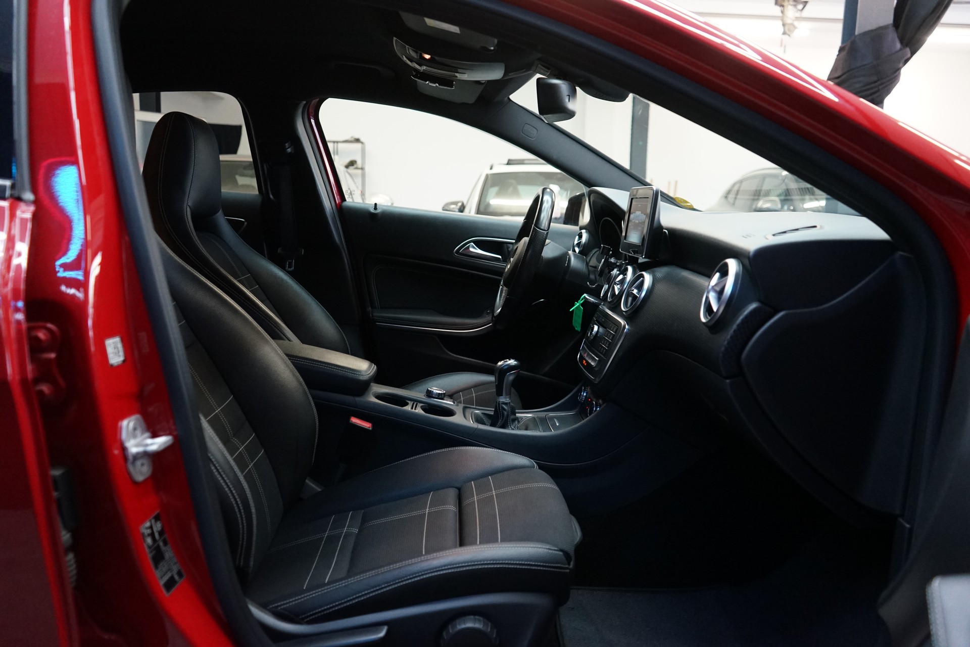 MERCEDES-BENZ A 180 CDI Urban-image-4