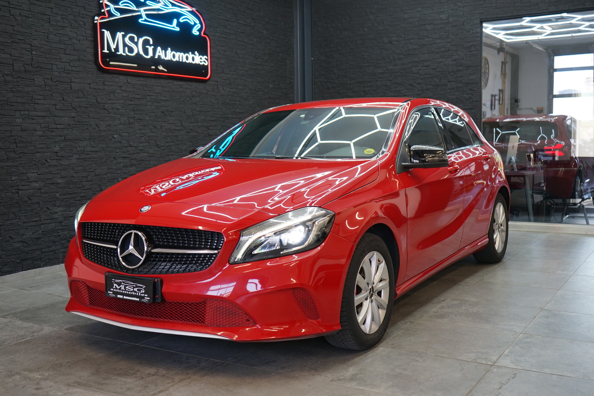MERCEDES-BENZ A 180 CDI Urban-image-0