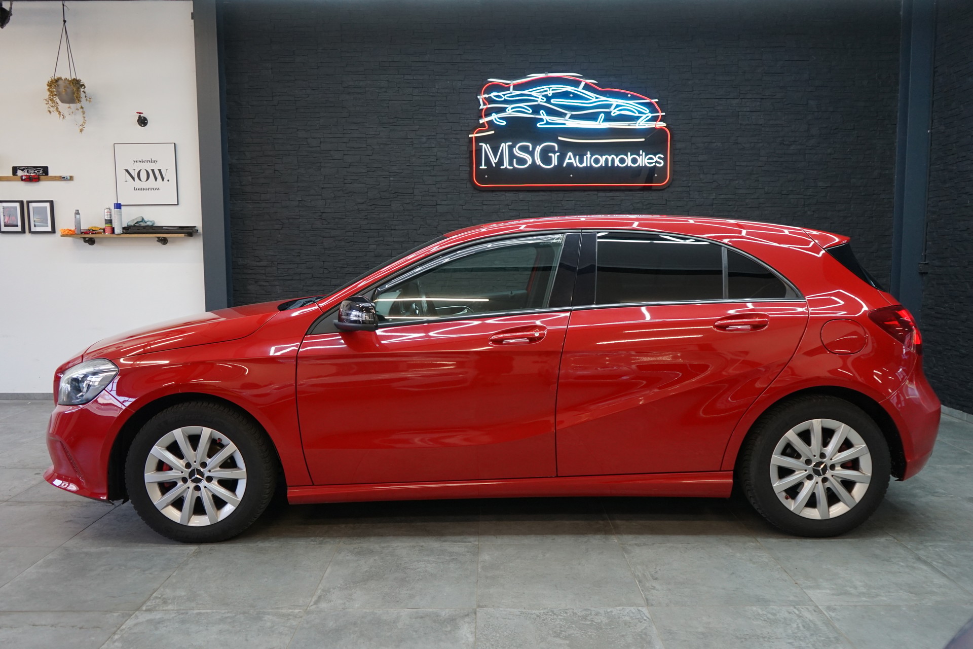 MERCEDES-BENZ A 180 CDI Urban-image-1