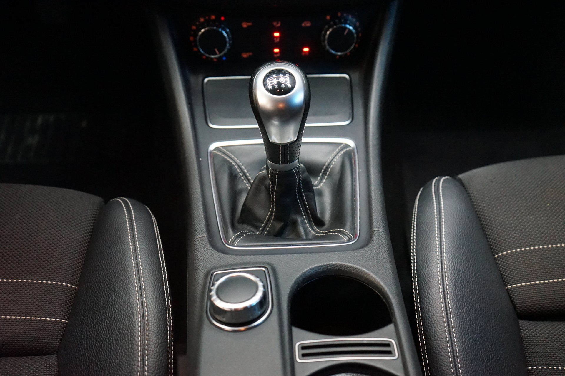 MERCEDES-BENZ A 180 CDI Urban-image-11
