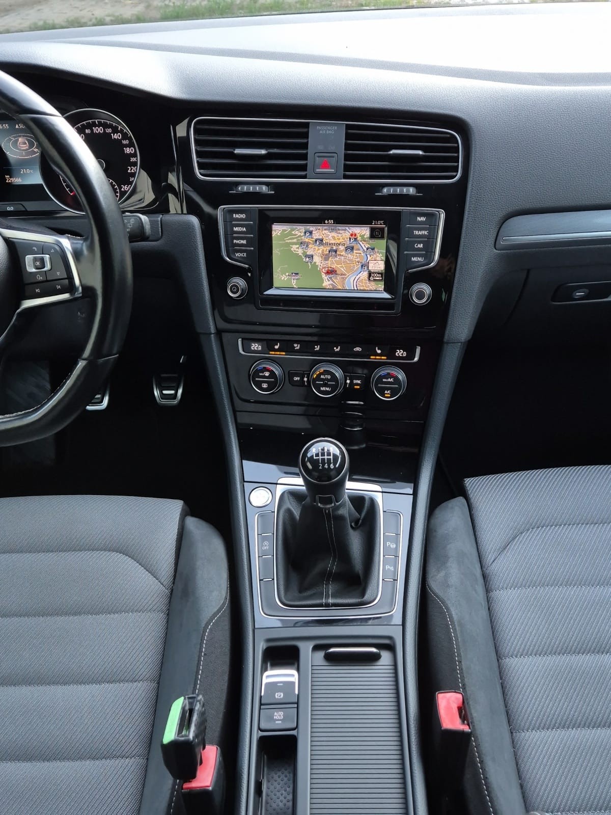 VW Golf 1.4 TSI R-Line Design-image-13