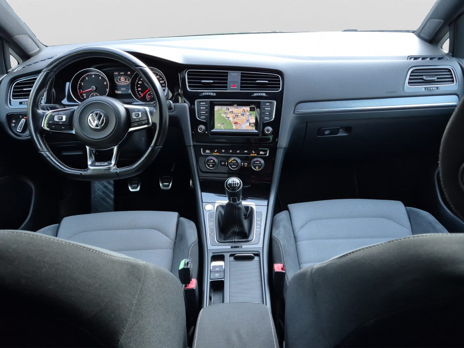 VW Golf 1.4 TSI R-Line Design-image-10