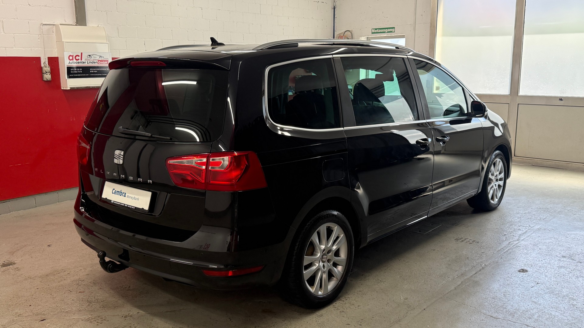 SEAT Alhambra 2.0 TDI Style DSG, frisch ab MFK, Servicegepflegt, Leder, AHK 2.2T Panorama 7 Sitze u.v.m-image-3