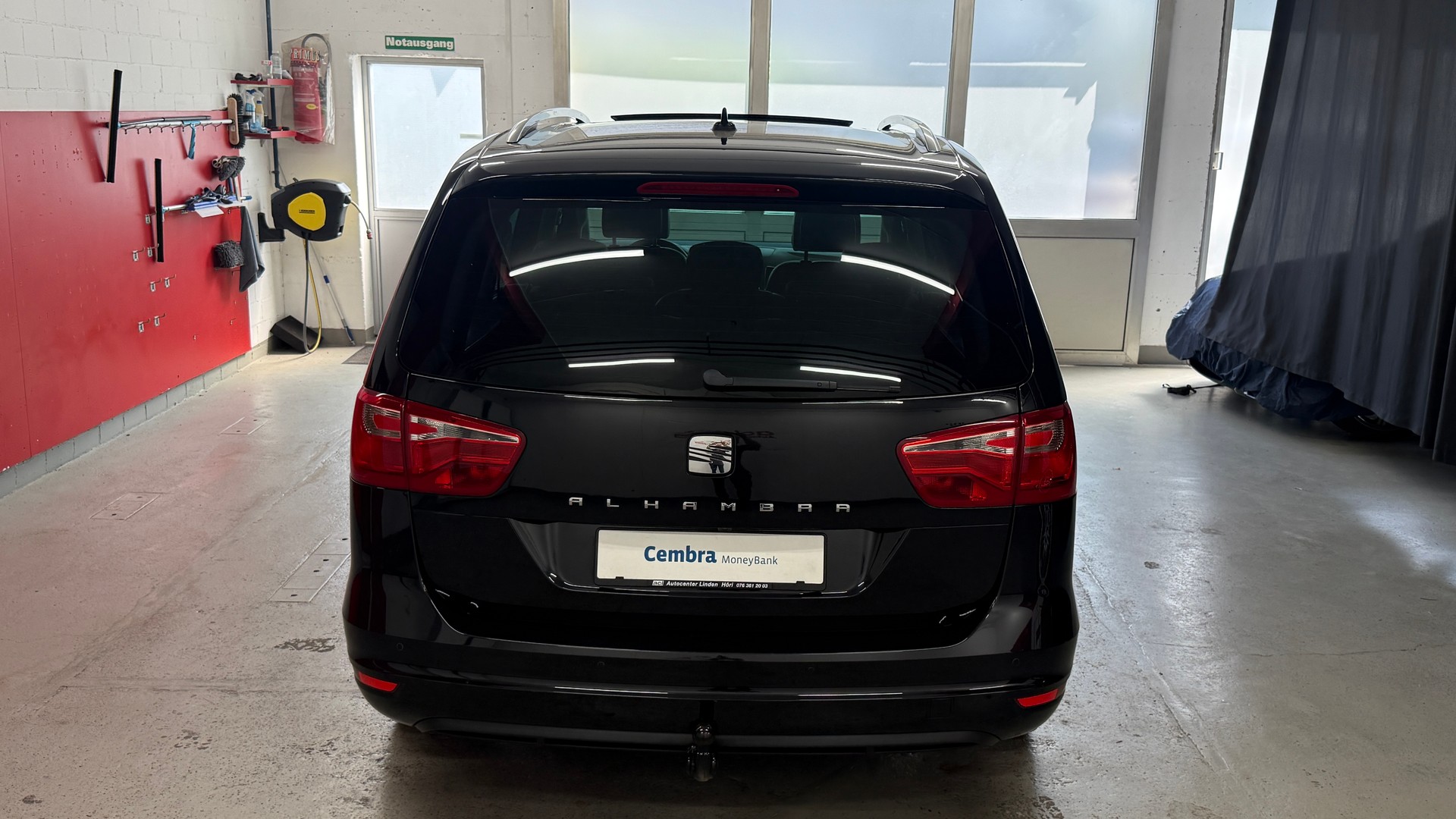 SEAT Alhambra 2.0 TDI Style DSG, frisch ab MFK, Servicegepflegt, Leder, AHK 2.2T Panorama 7 Sitze u.v.m-image-4
