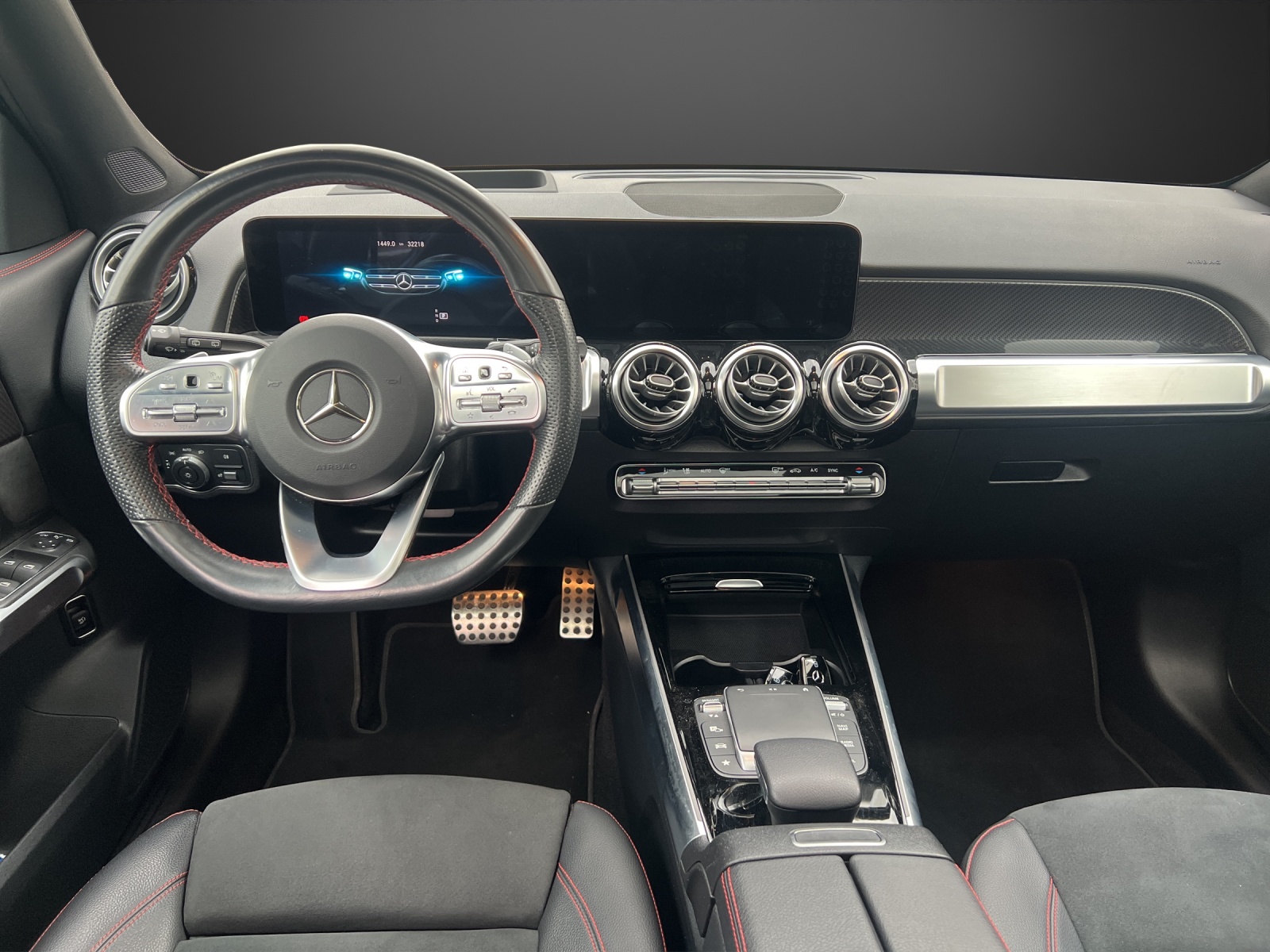 MERCEDES-BENZ GLB 200 4Matic AMG Line 8G-Tronic-image-10