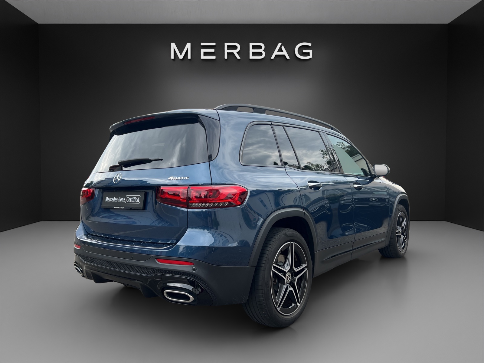 MERCEDES-BENZ GLB 200 4Matic AMG Line 8G-Tronic-image-3