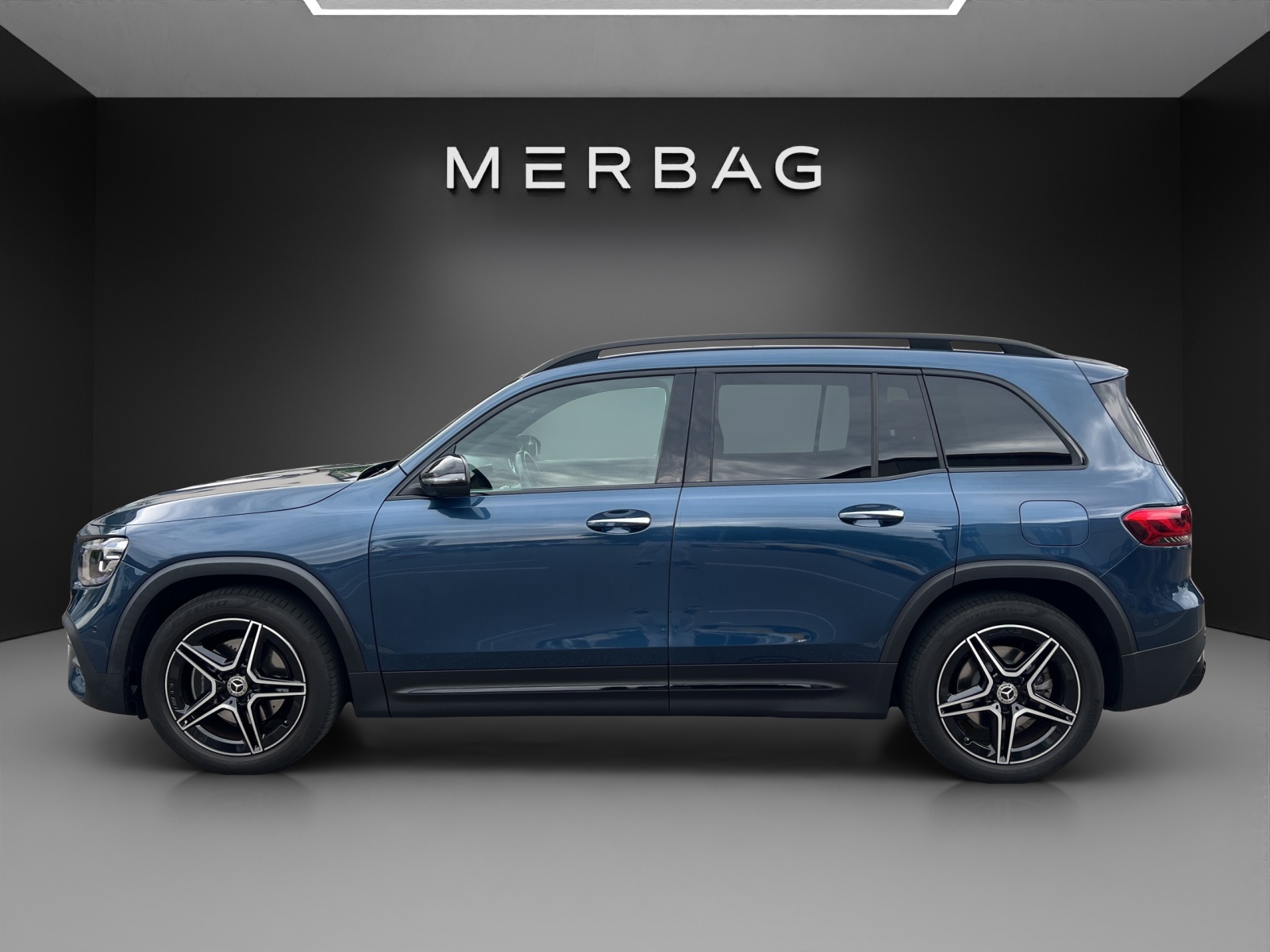 MERCEDES-BENZ GLB 200 4Matic AMG Line 8G-Tronic-image-7