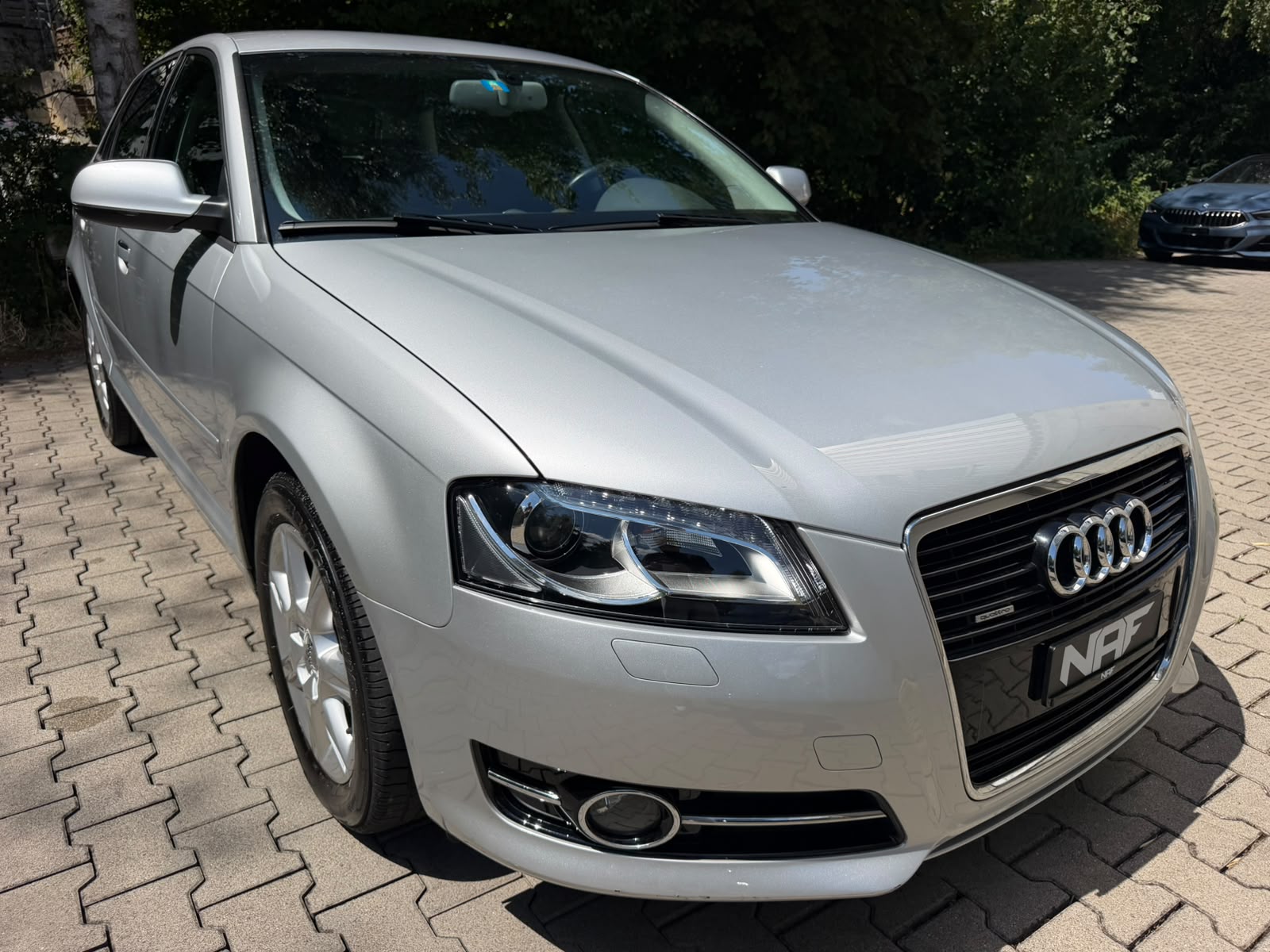 AUDI A3 Sportback 2.0 TFSI Ambiente quattro S-tronic-image-6