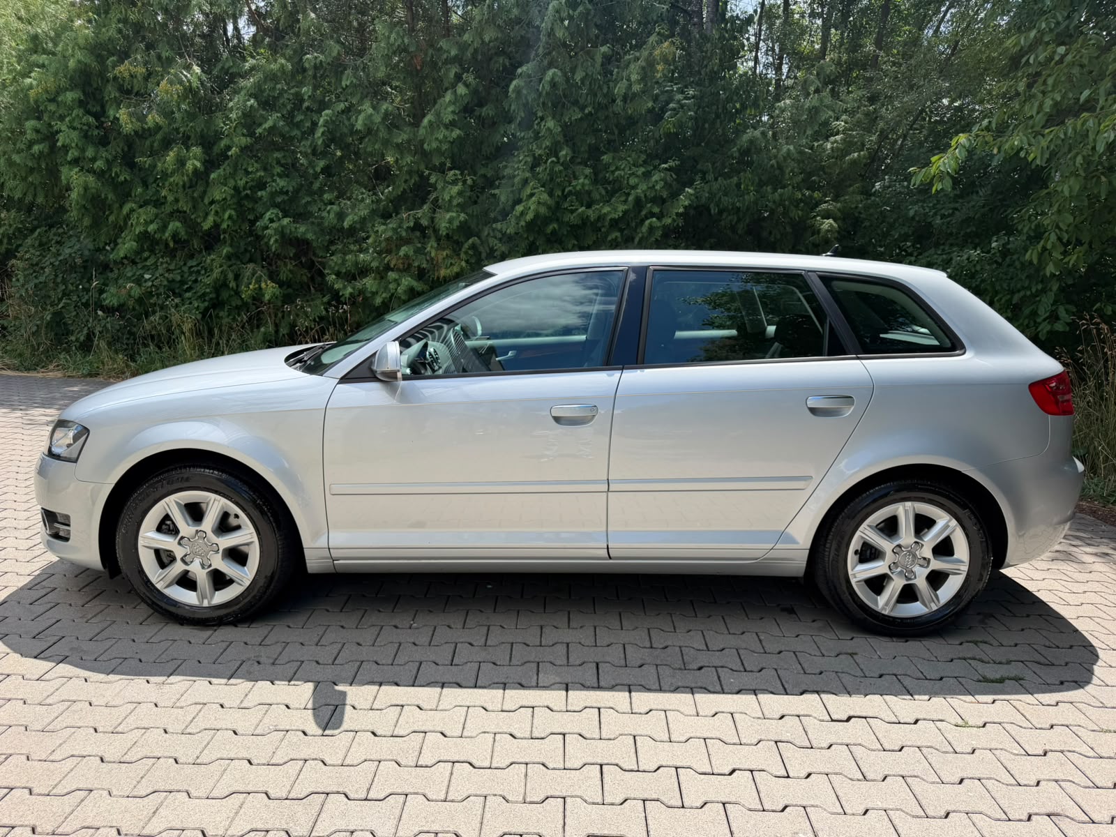 AUDI A3 Sportback 2.0 TFSI Ambiente quattro S-tronic-showroom-element-1