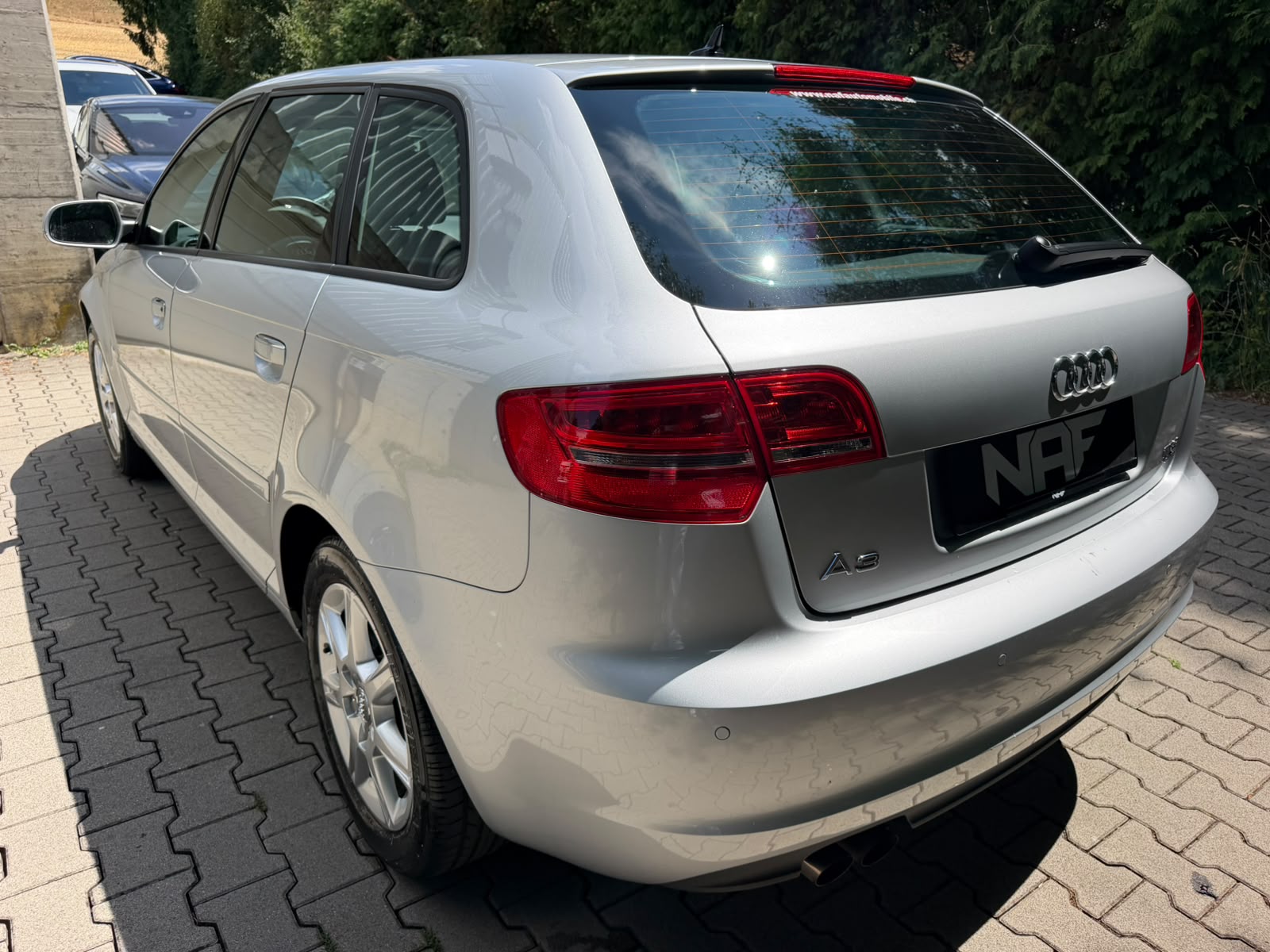 AUDI A3 Sportback 2.0 TFSI Ambiente quattro S-tronic-showroom-element-2