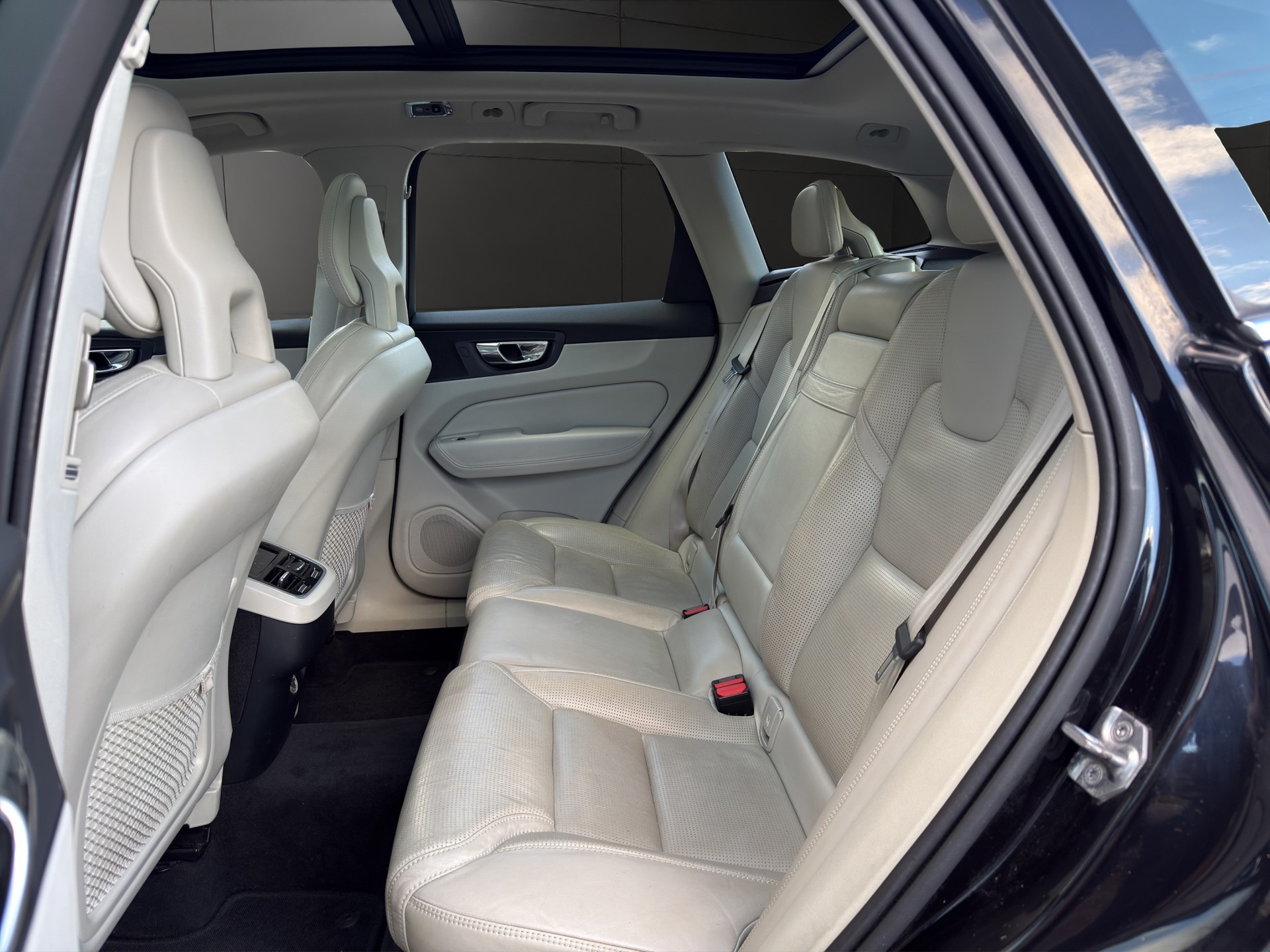 VOLVO XC60 T6 AWD Inscription Geartronic-image-11