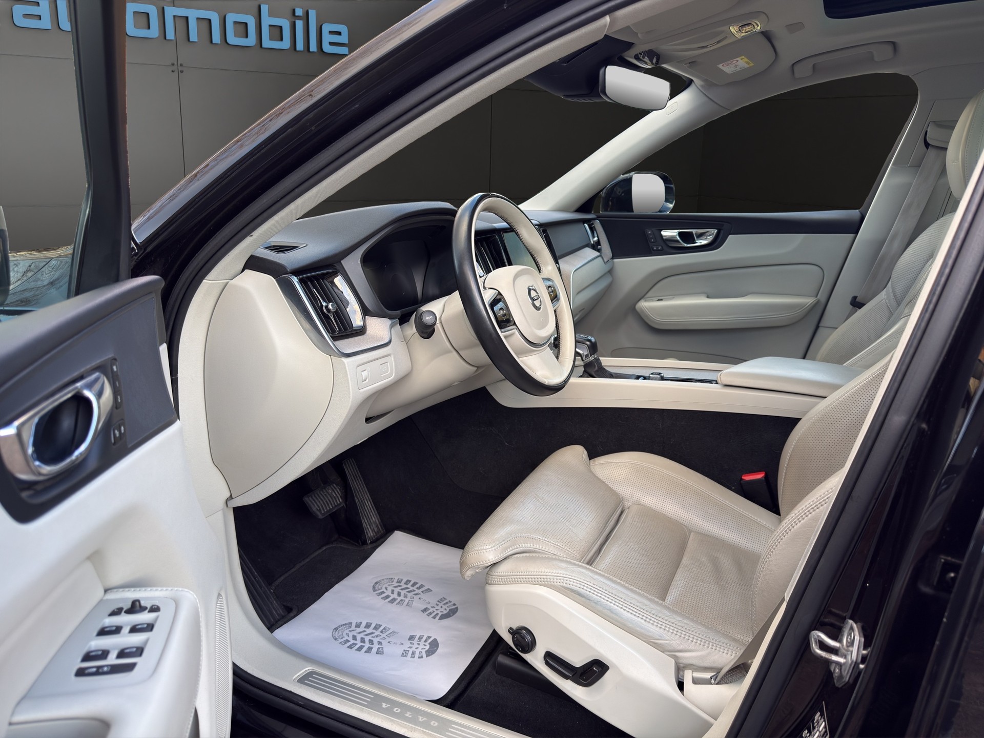 VOLVO XC60 T6 AWD Inscription Geartronic-image-10