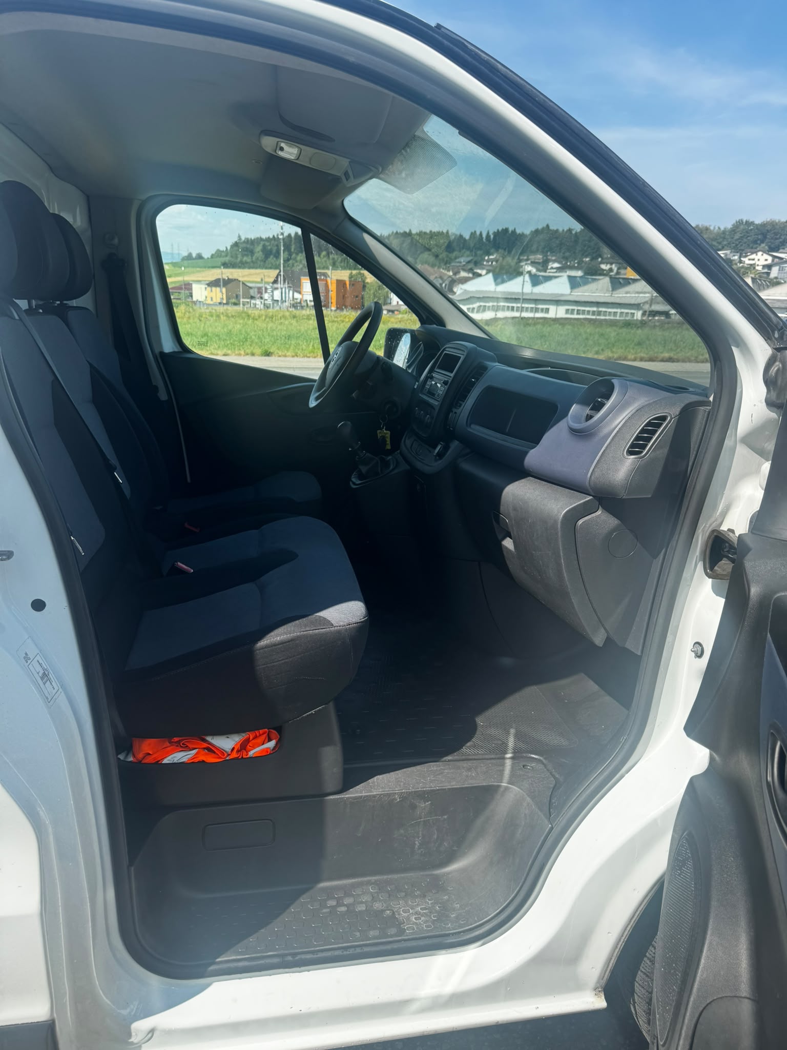 OPEL Vivaro 2.0 CDTI 2.7t L1H1-image-9
