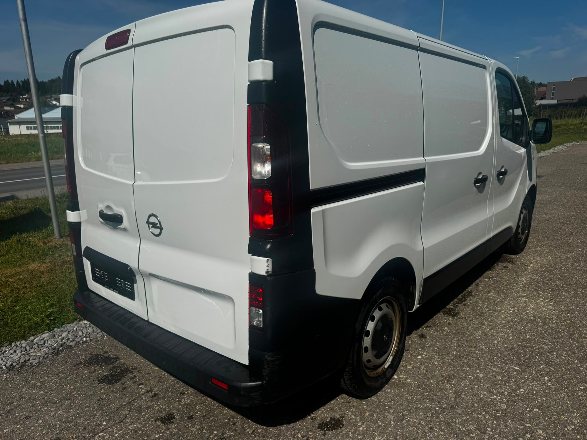 OPEL Vivaro 2.0 CDTI 2.7t L1H1-image-4